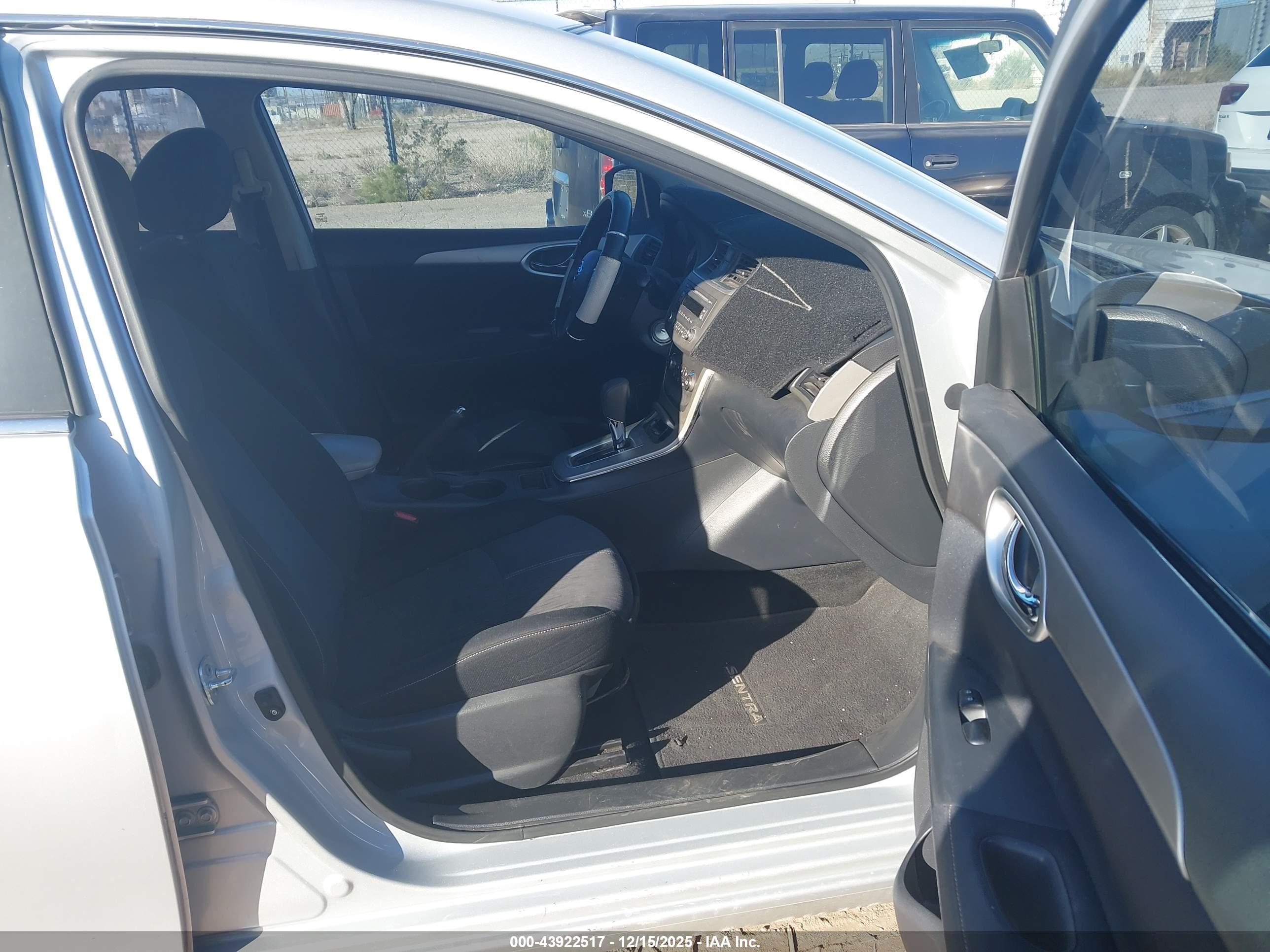NISSAN SENTRA image 5