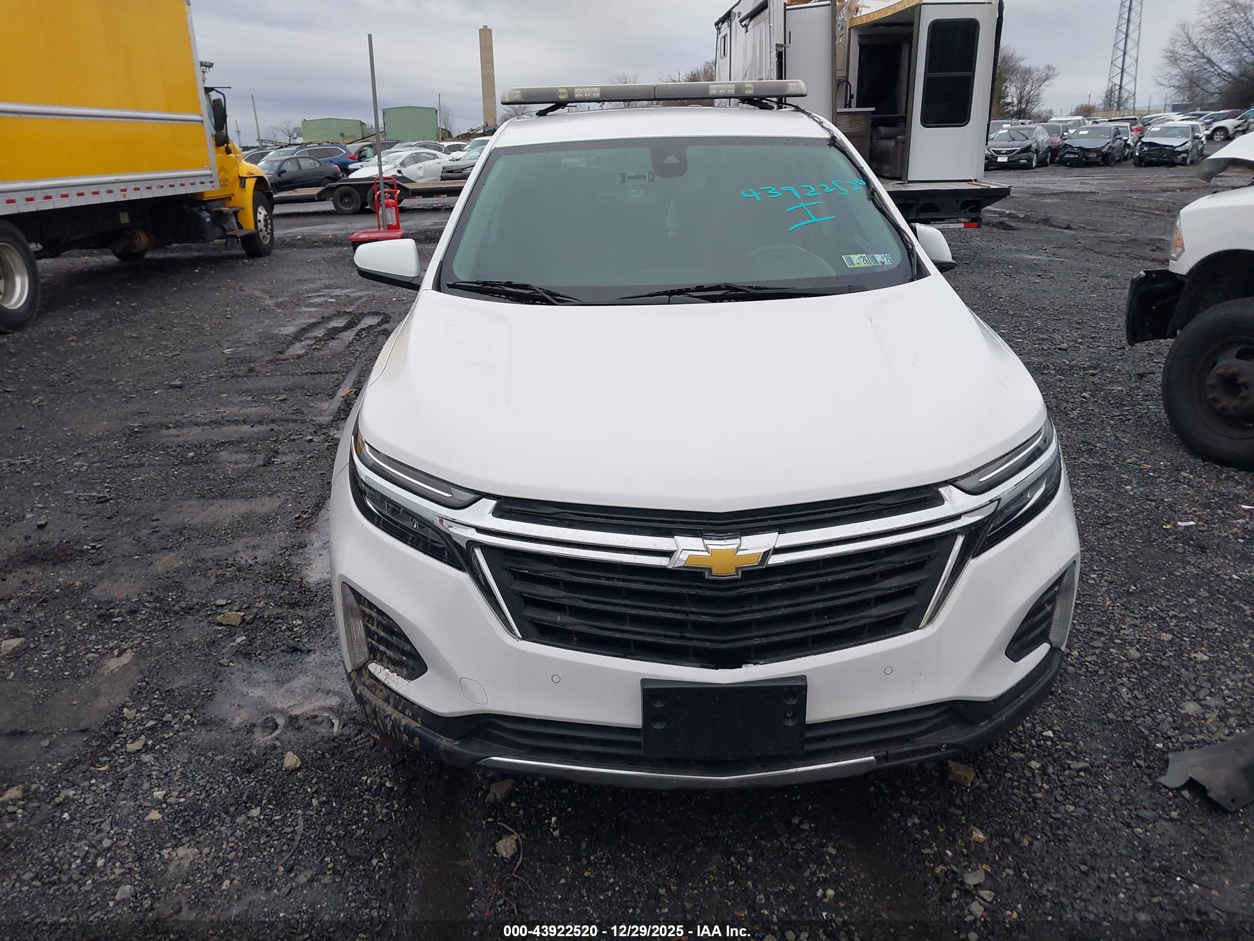 CHEVROLET EQUINOX image 6