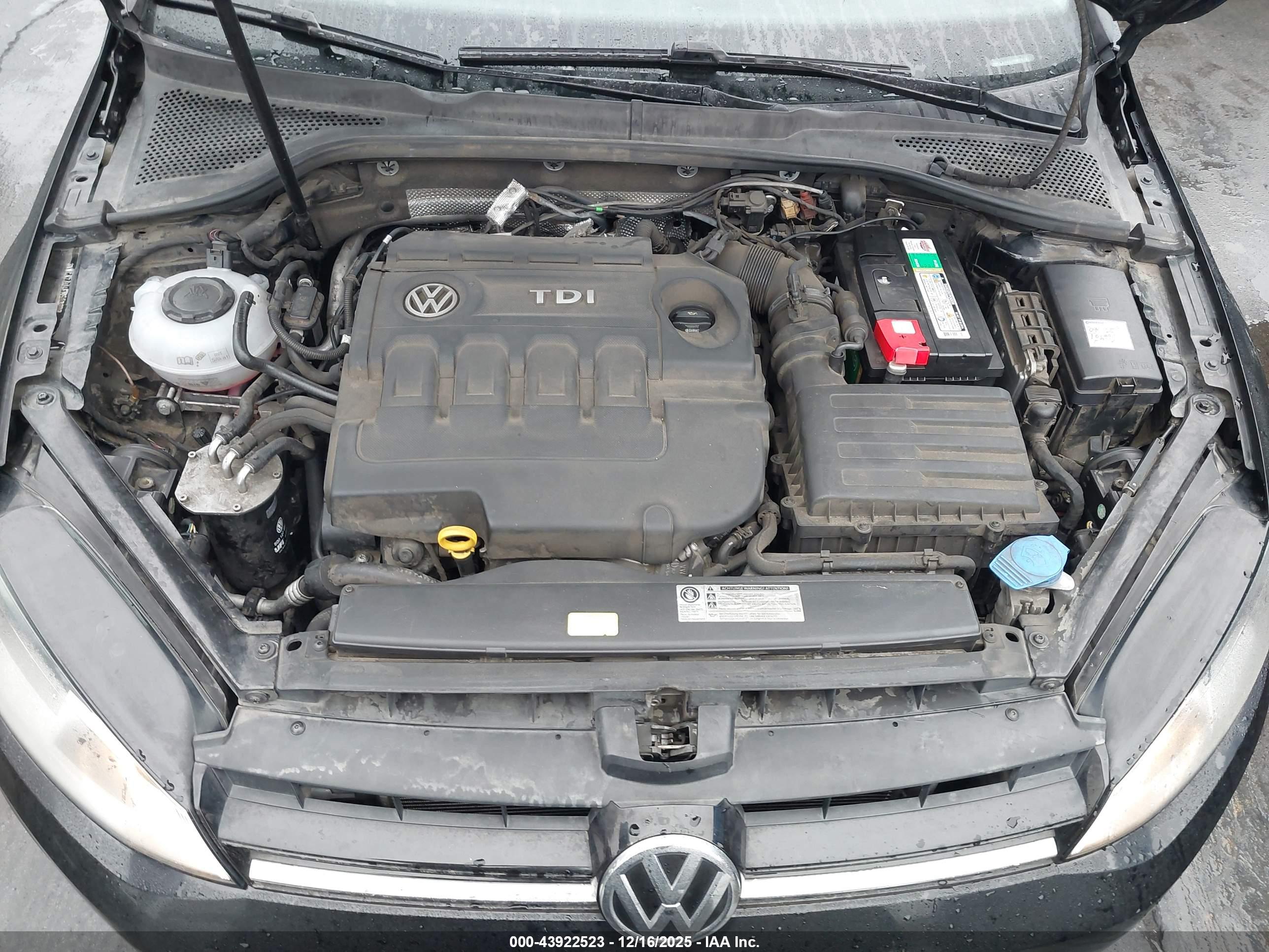 VOLKSWAGEN GOLF image 10