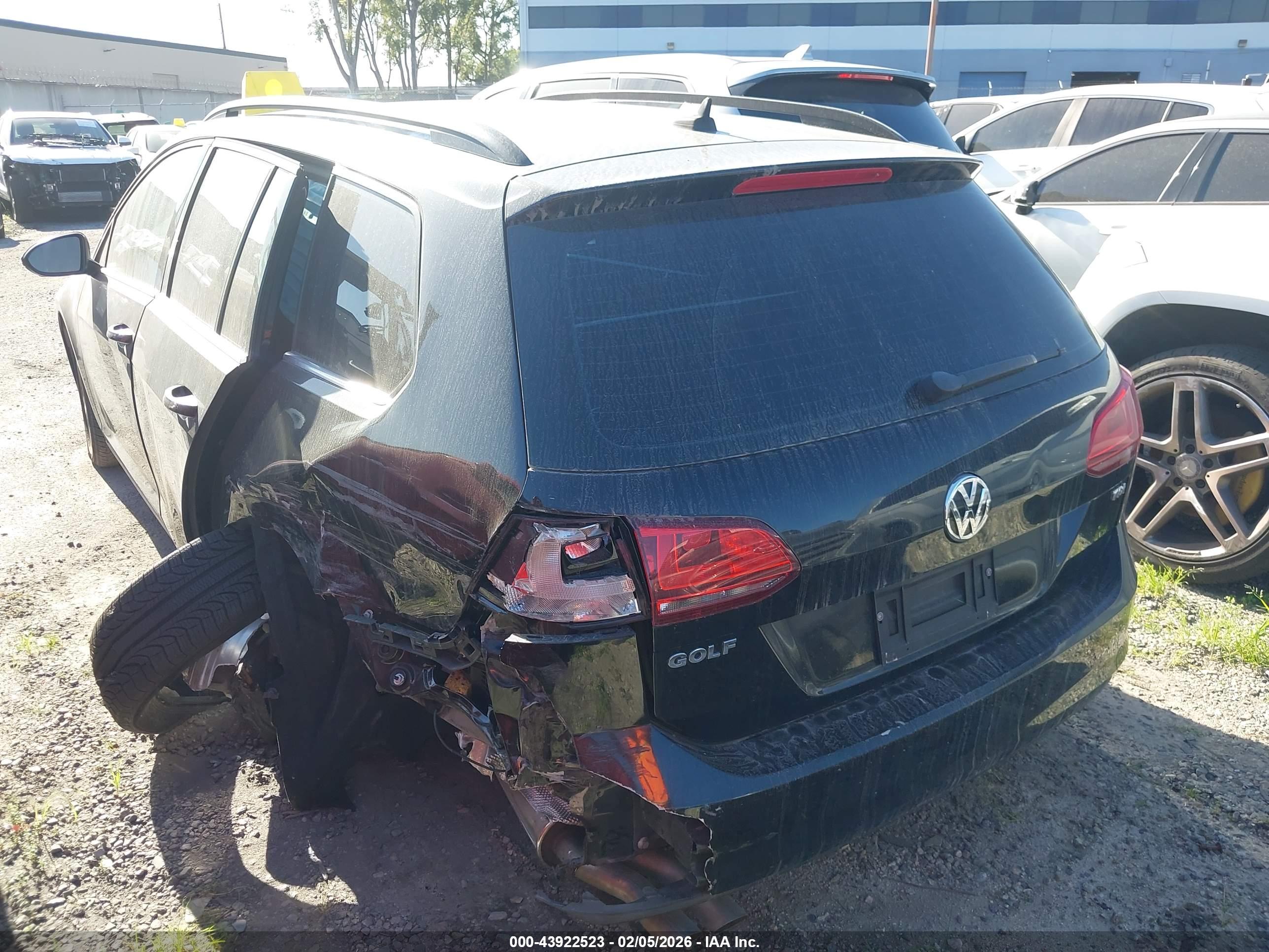 VOLKSWAGEN GOLF image 3