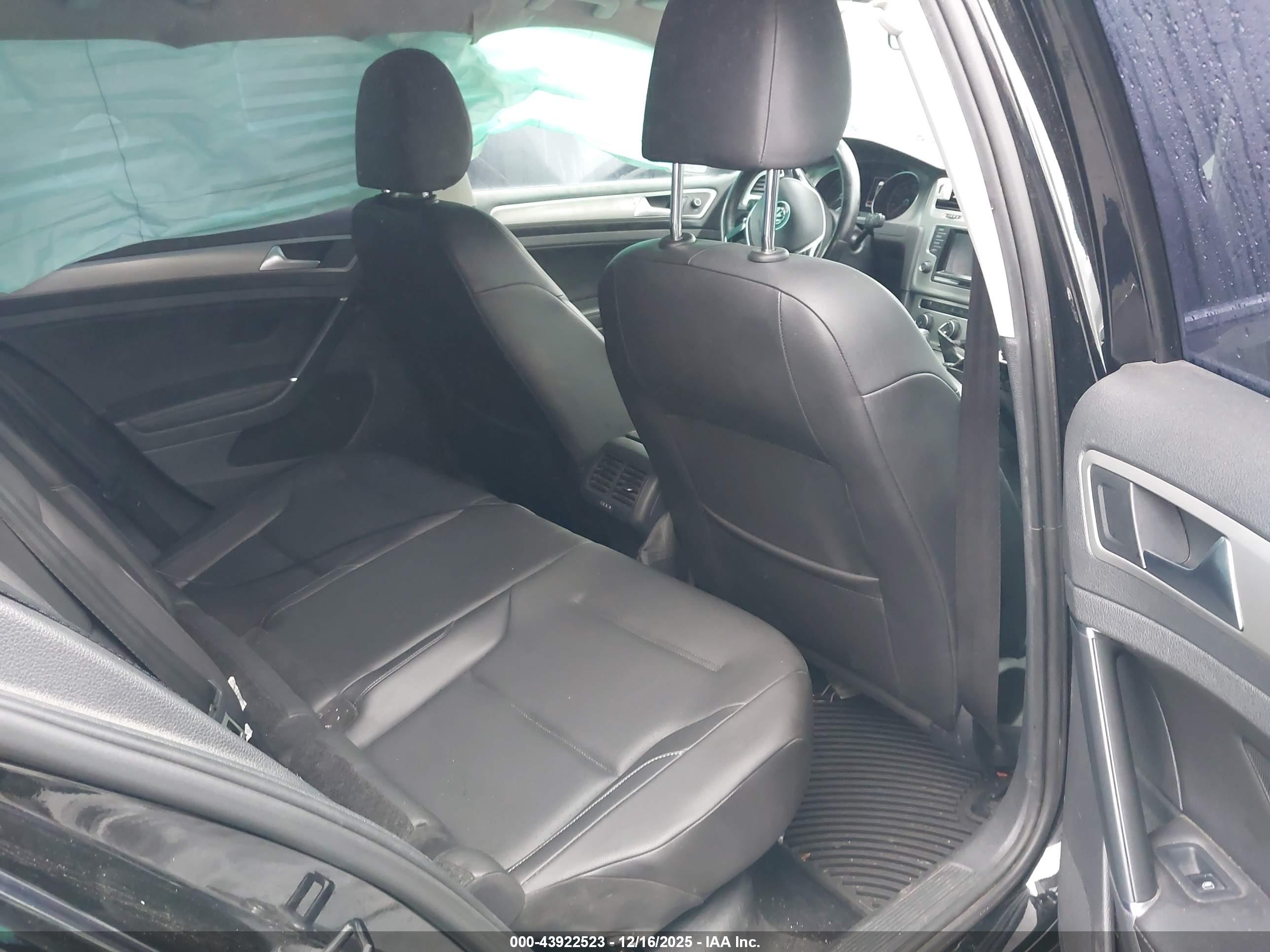 VOLKSWAGEN GOLF image 8