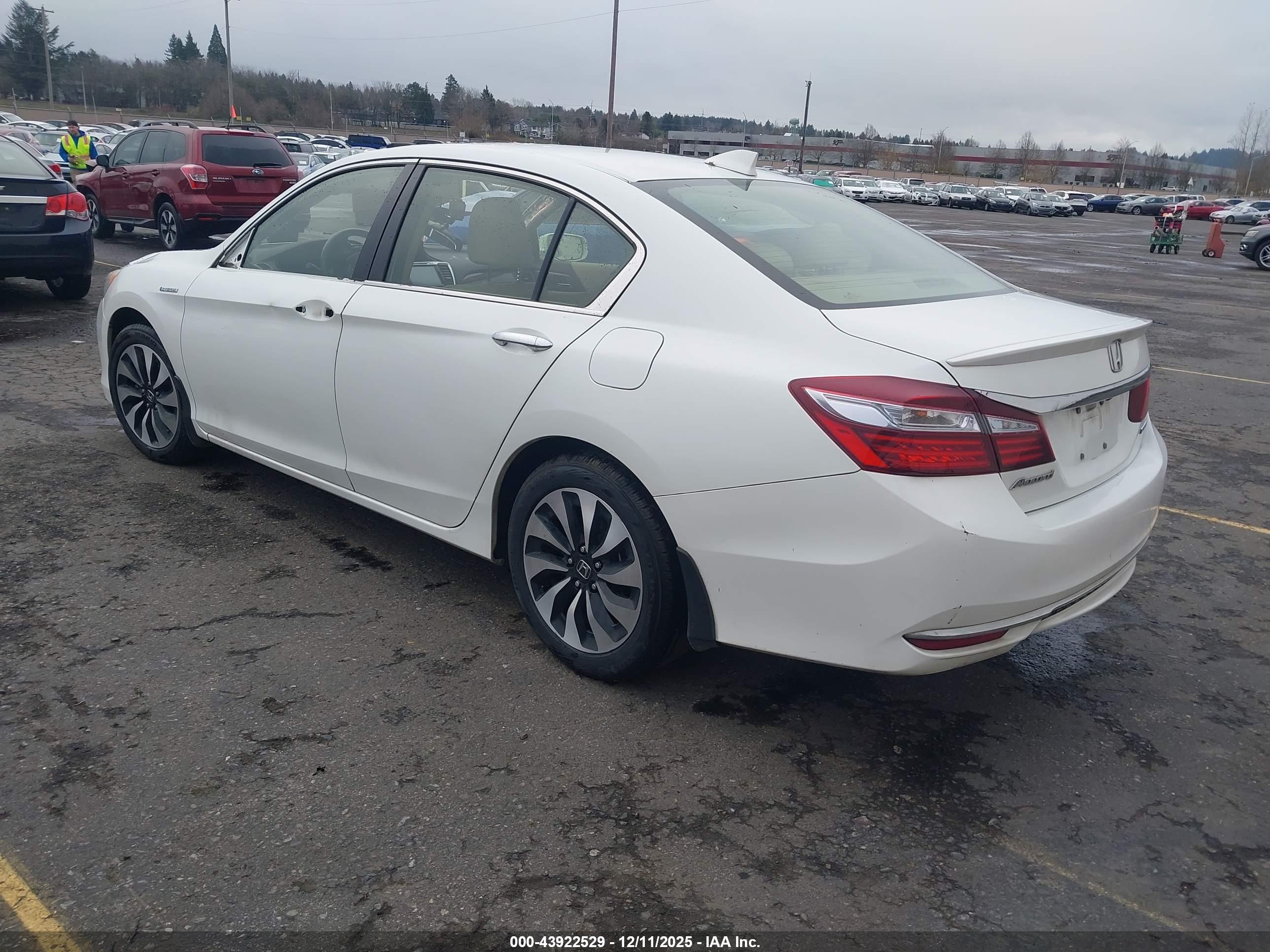 HONDA ACCORD image 3