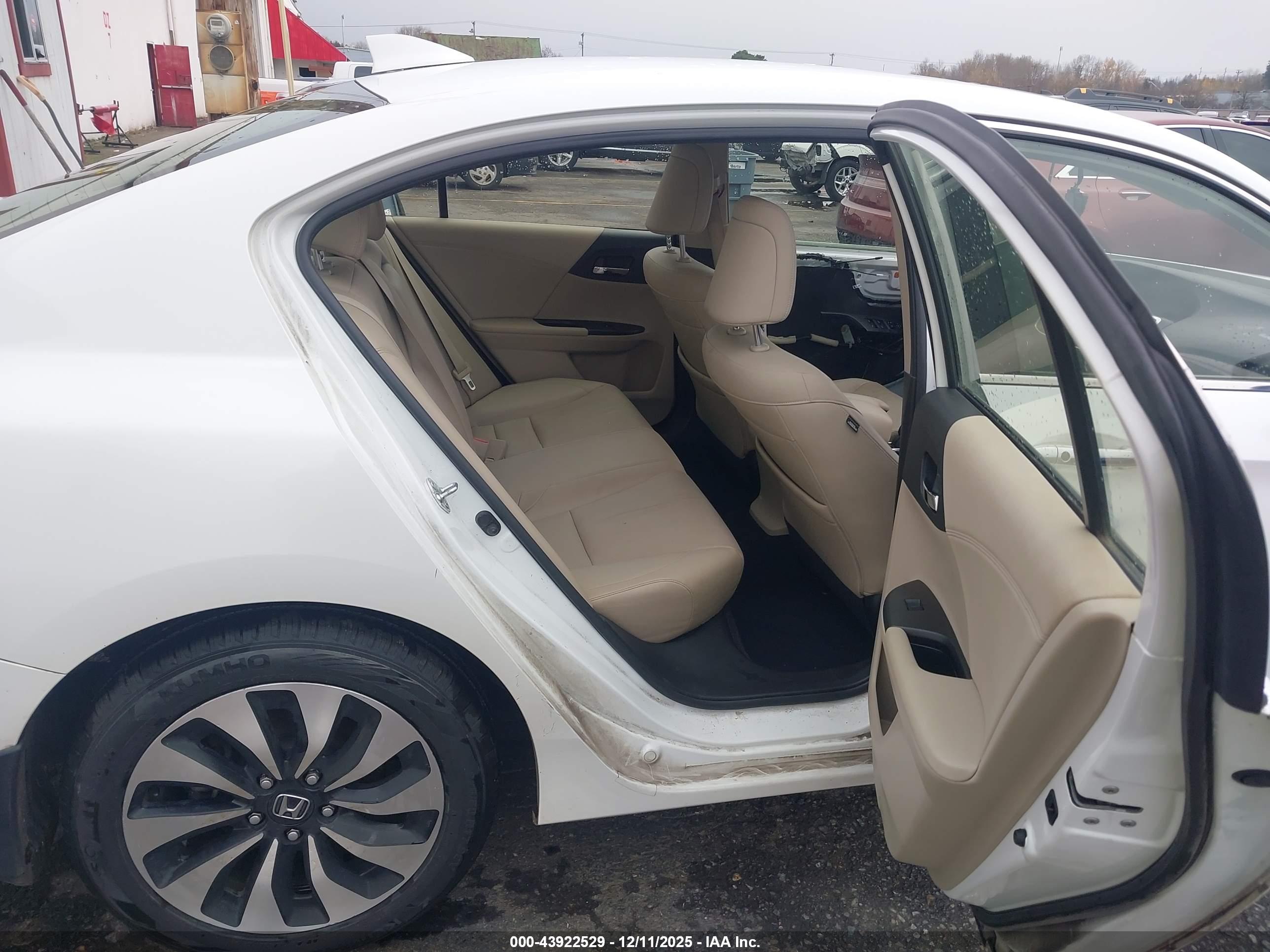 HONDA ACCORD image 8