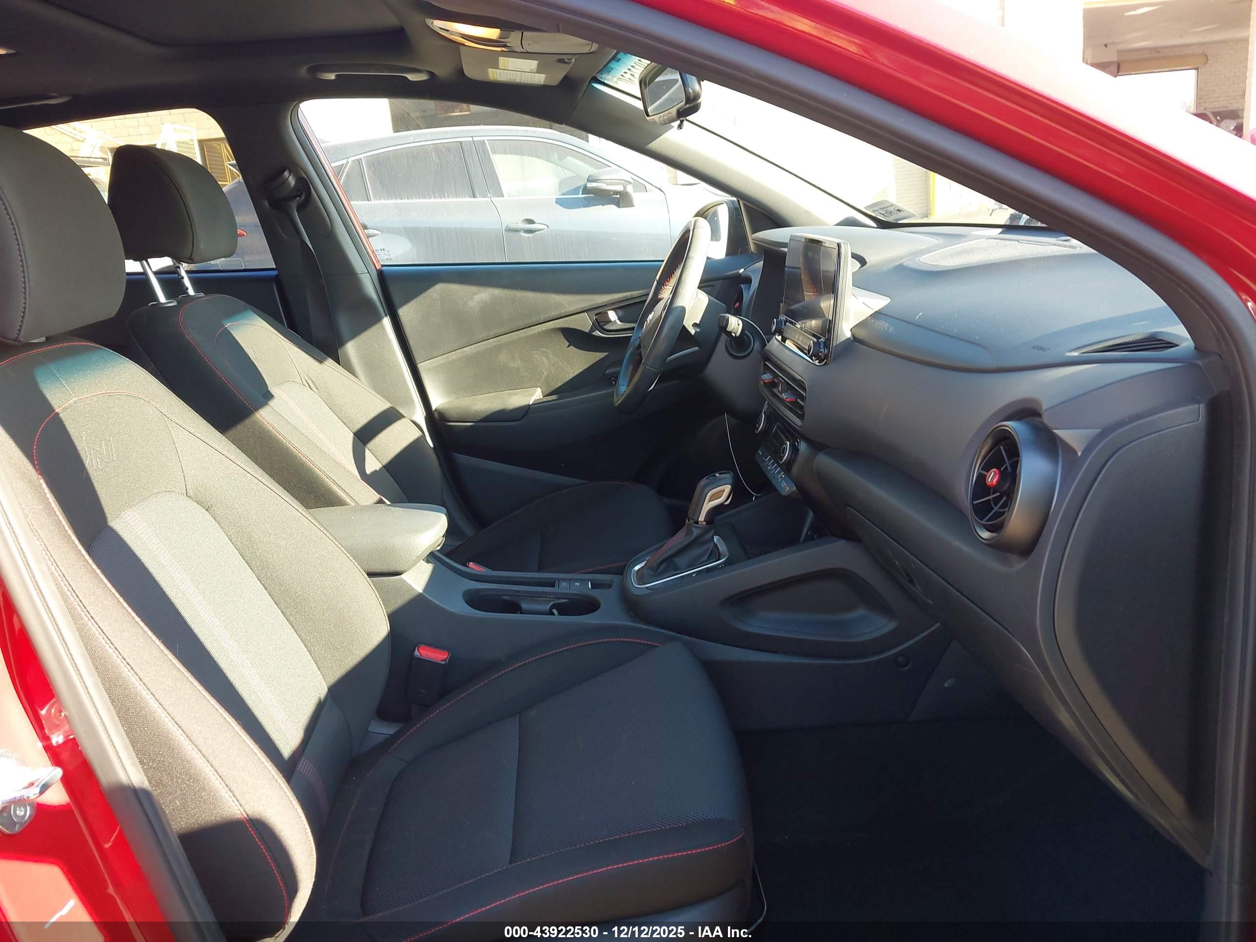 HYUNDAI KONA image 5