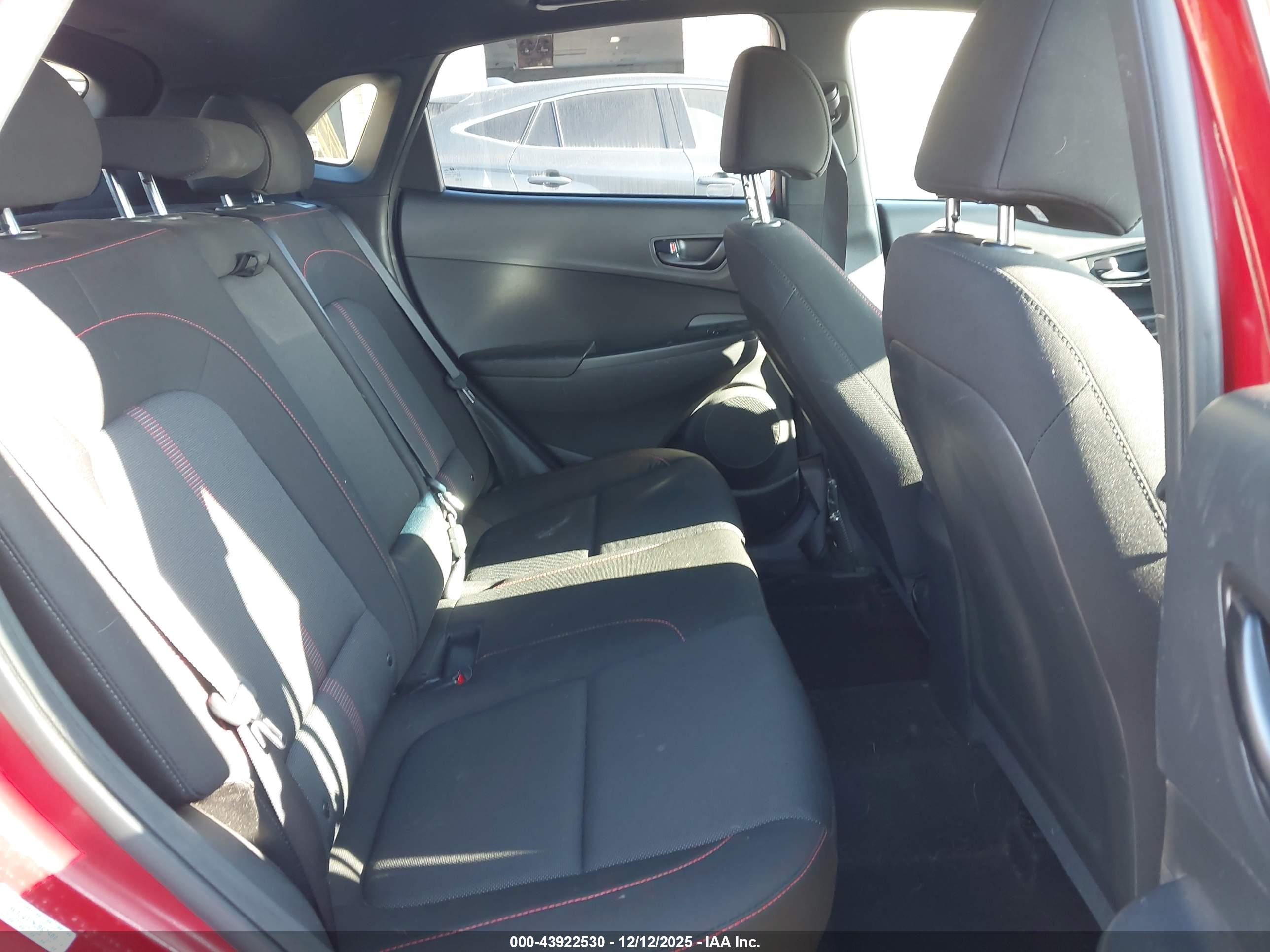 HYUNDAI KONA image 8