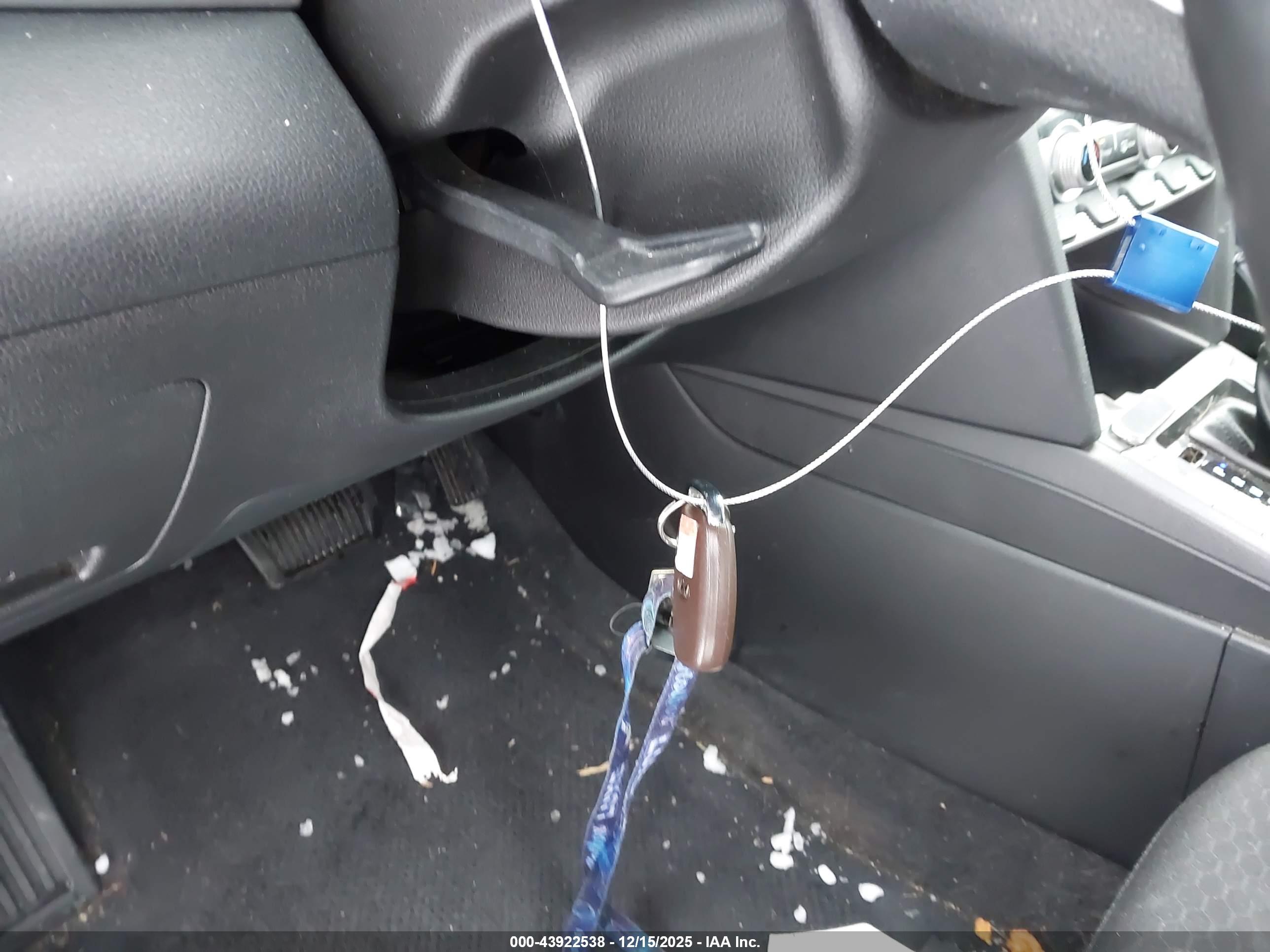 HYUNDAI ELANTRA image 11