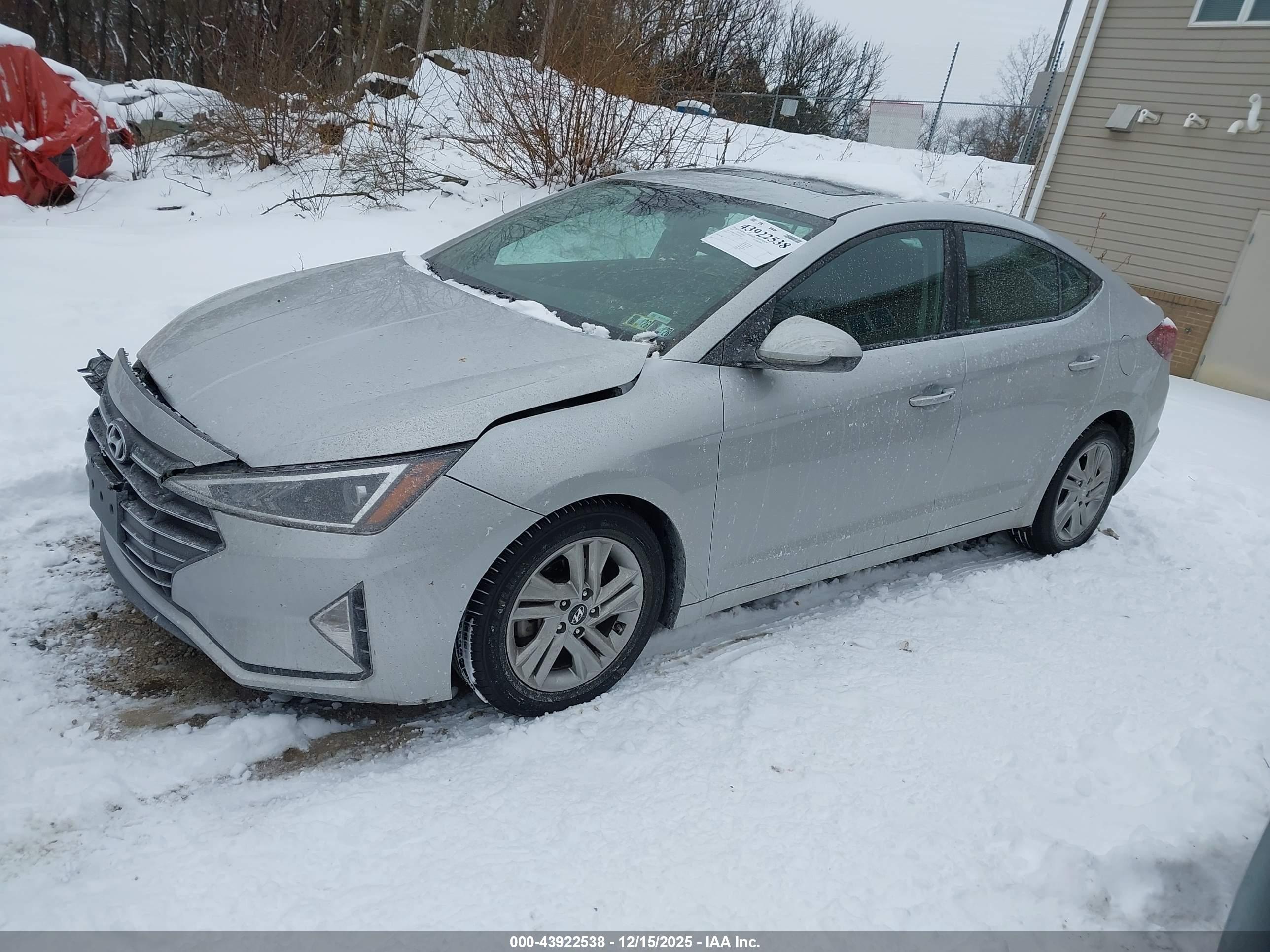 HYUNDAI ELANTRA image 2