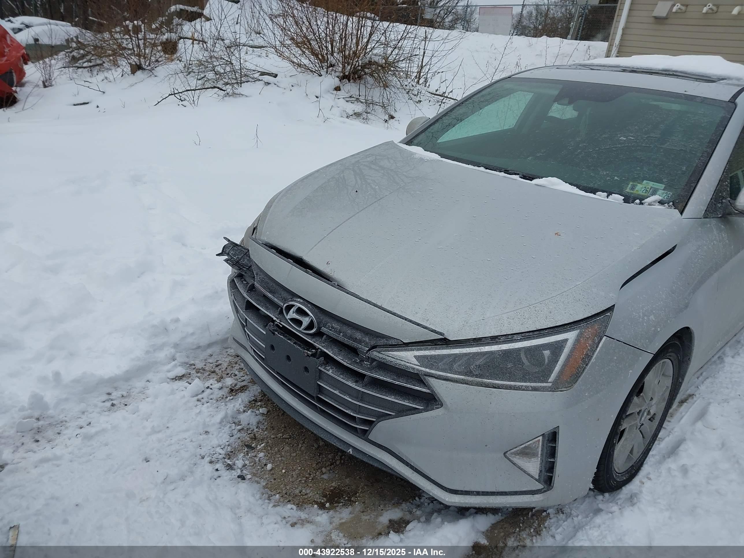 HYUNDAI ELANTRA image 6