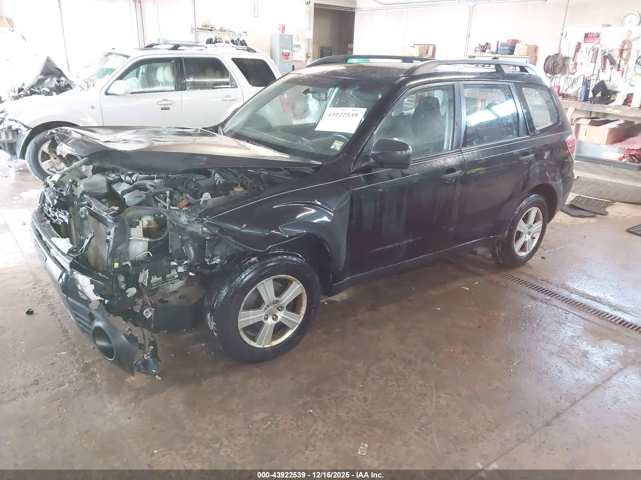 SUBARU FORESTER image 2