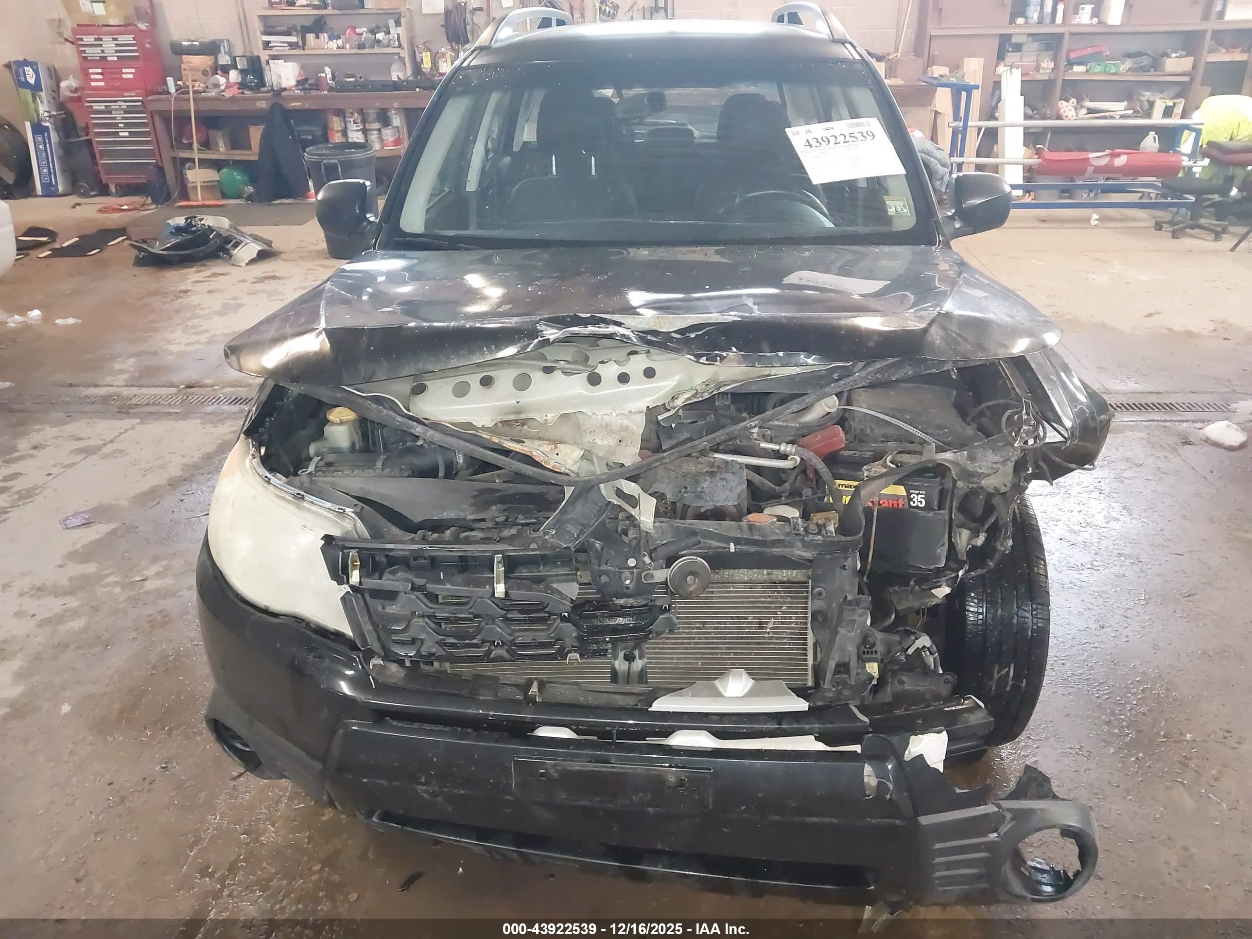 SUBARU FORESTER image 6
