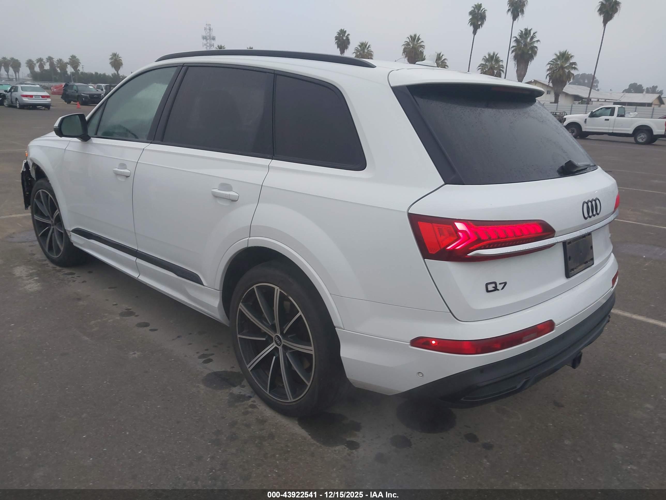 AUDI Q7 image 3