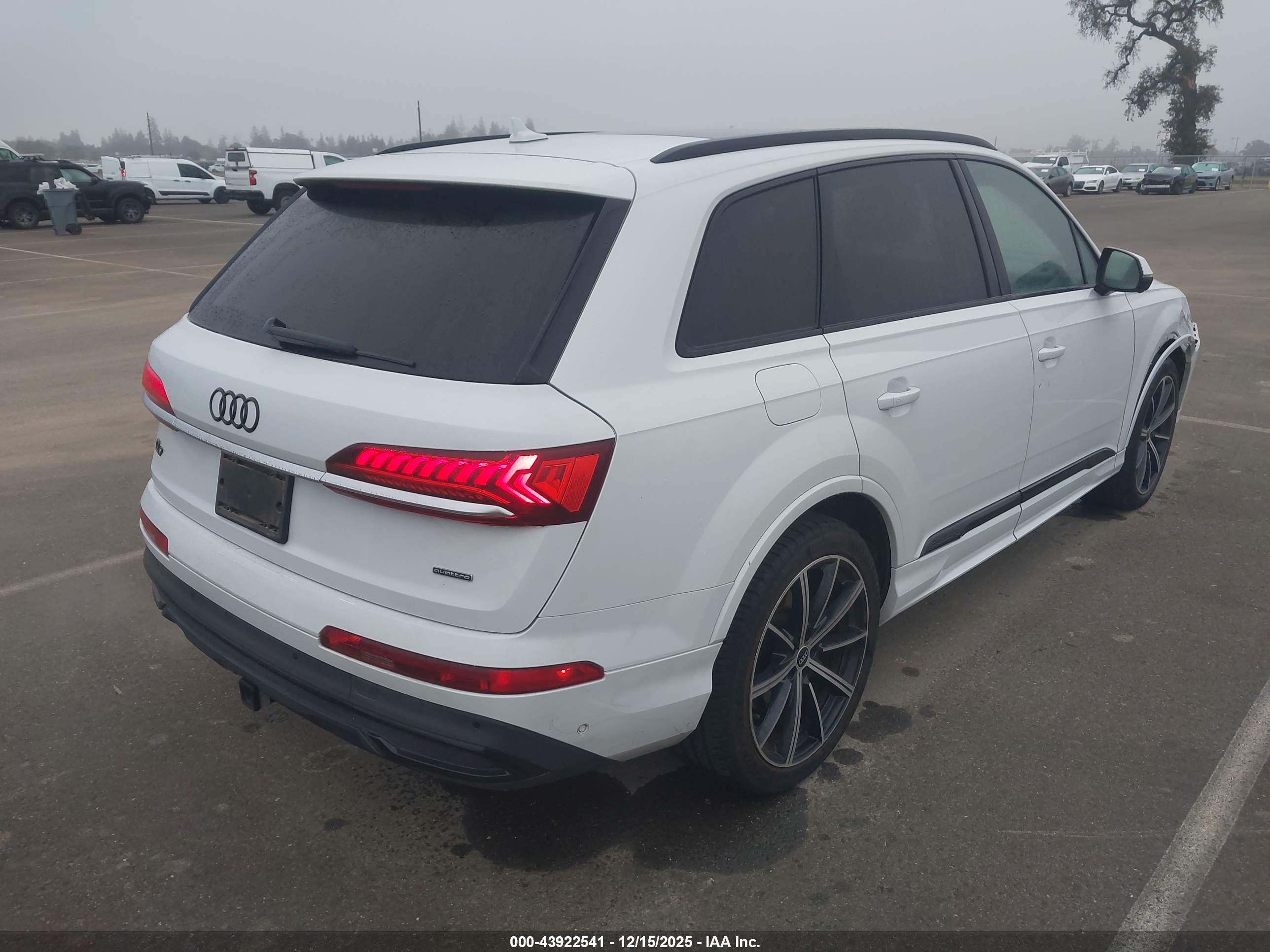 AUDI Q7 image 4