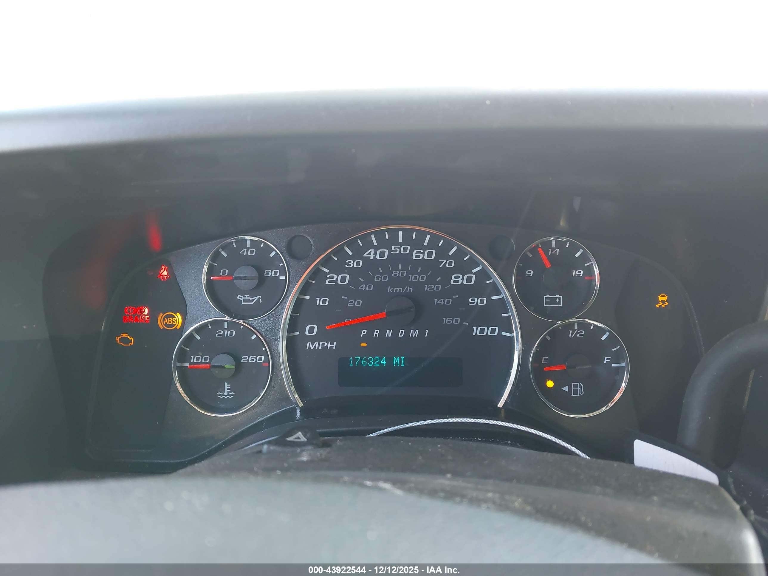 CHEVROLET EXPRESS image 7