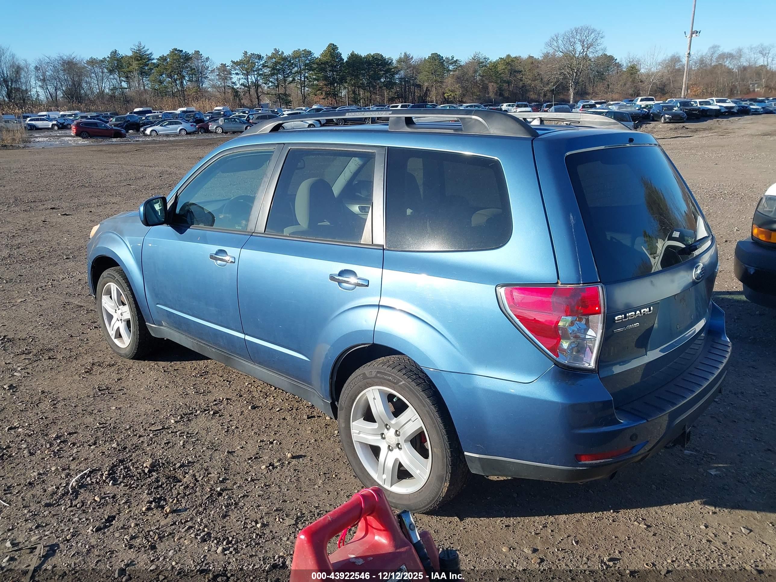 SUBARU FORESTER image 3