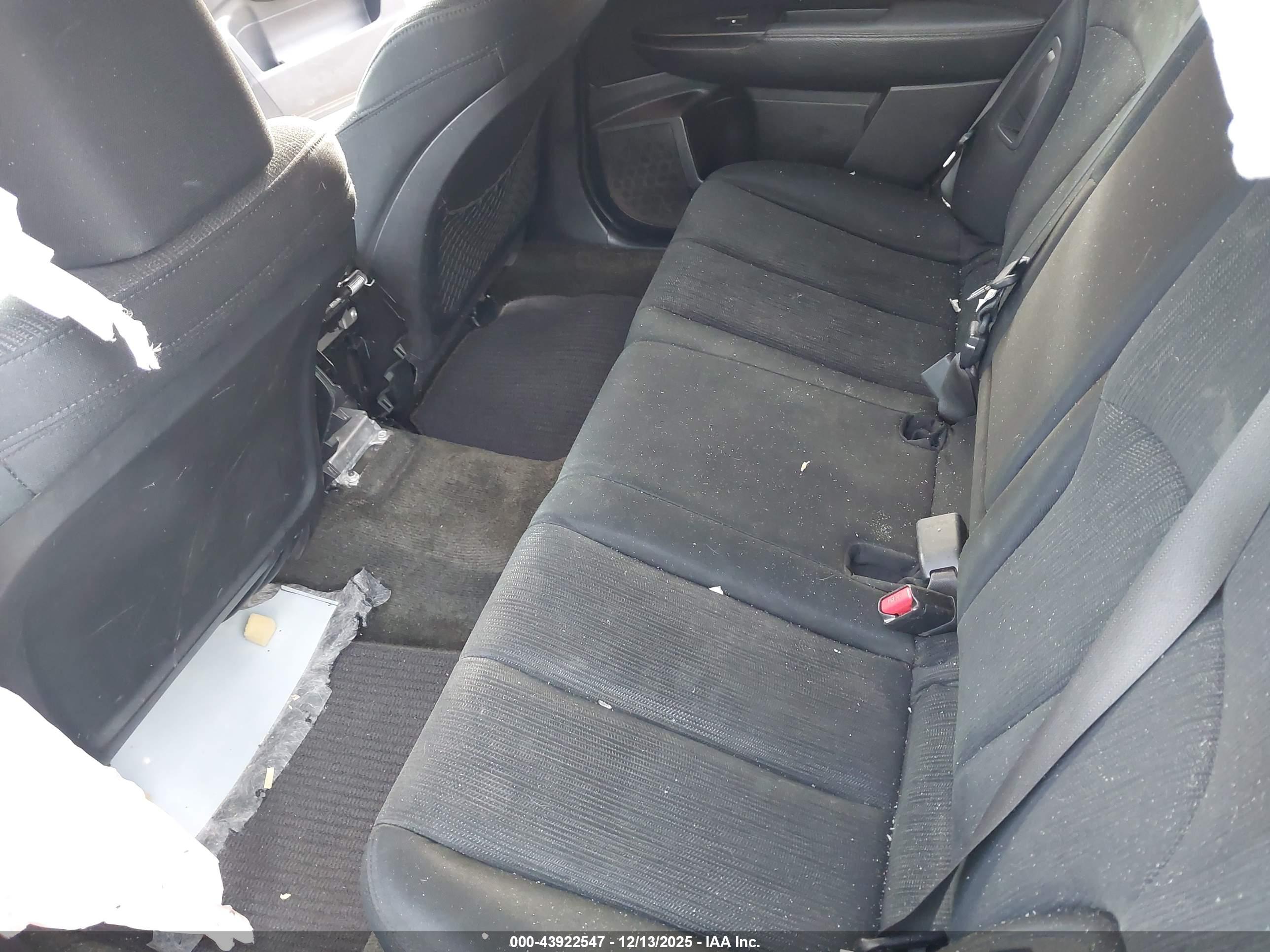 SUBARU OUTBACK image 8