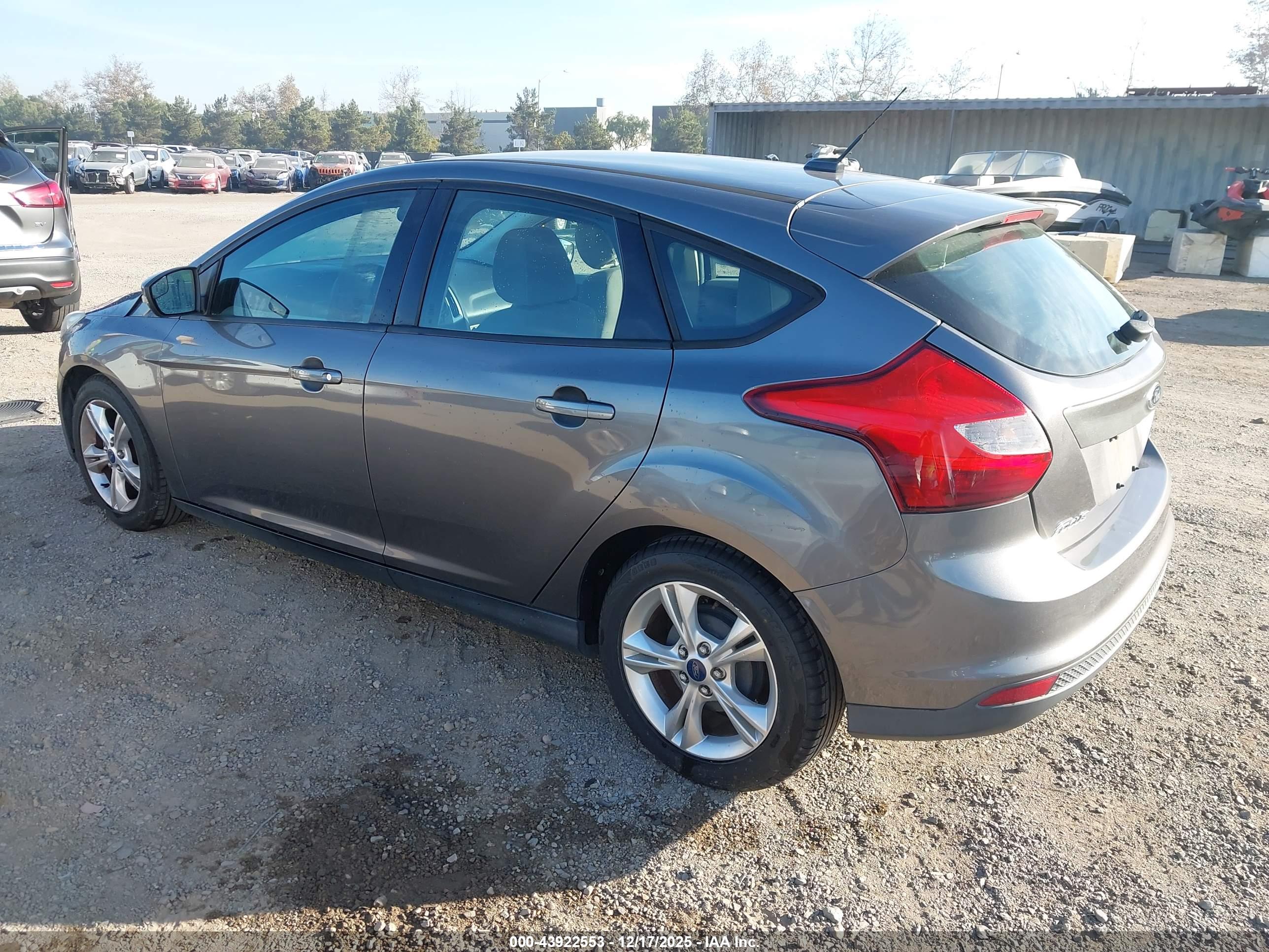 FORD FOCUS image 3