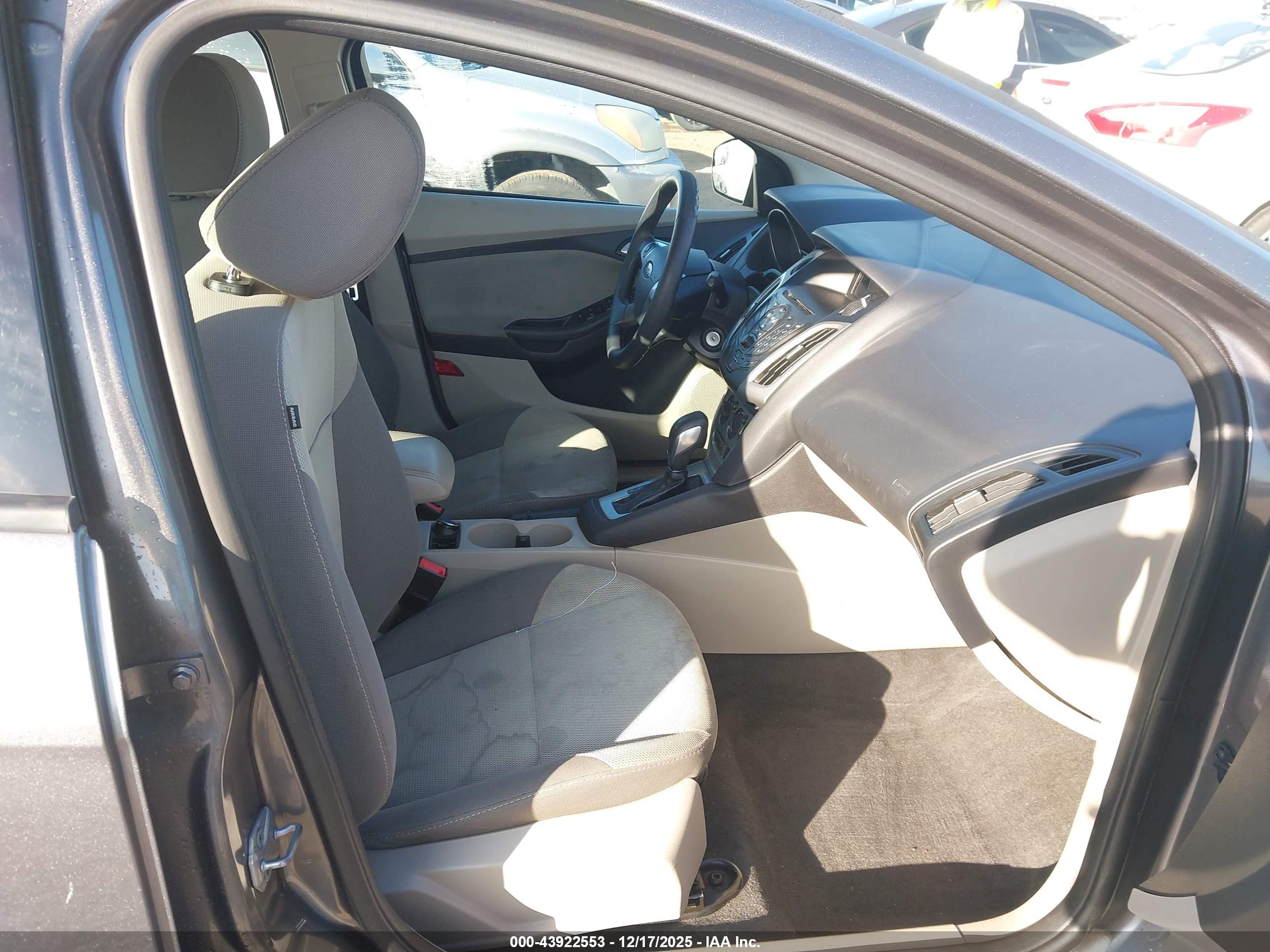 FORD FOCUS image 5