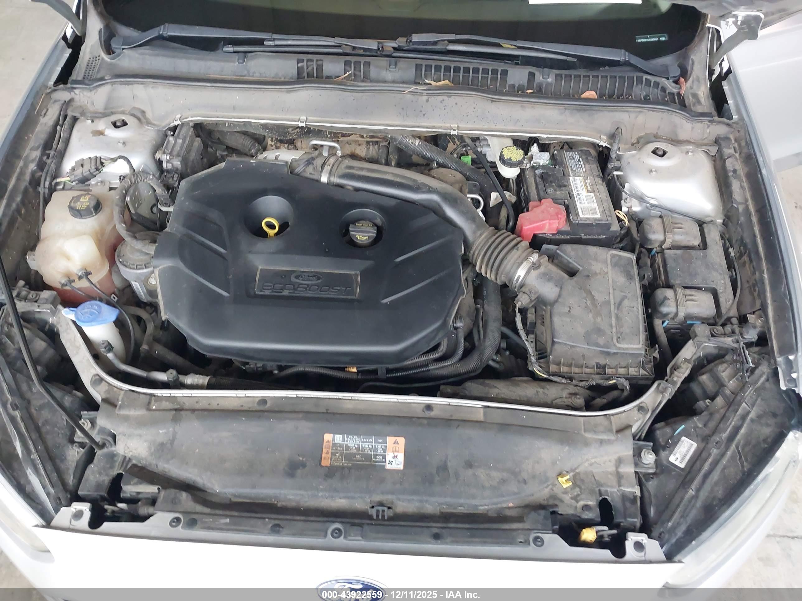 FORD FUSION image 10