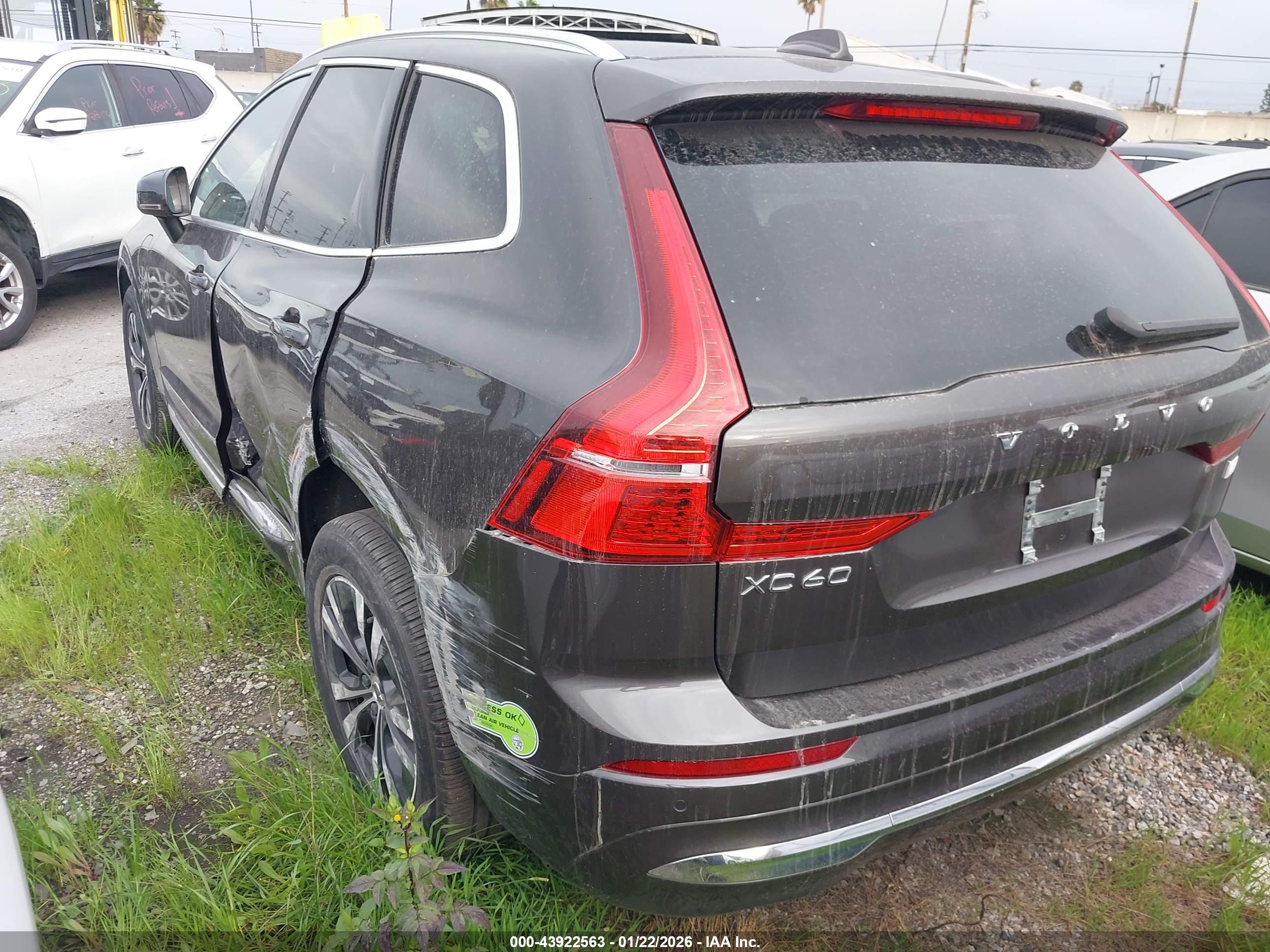 VOLVO XC60 image 3