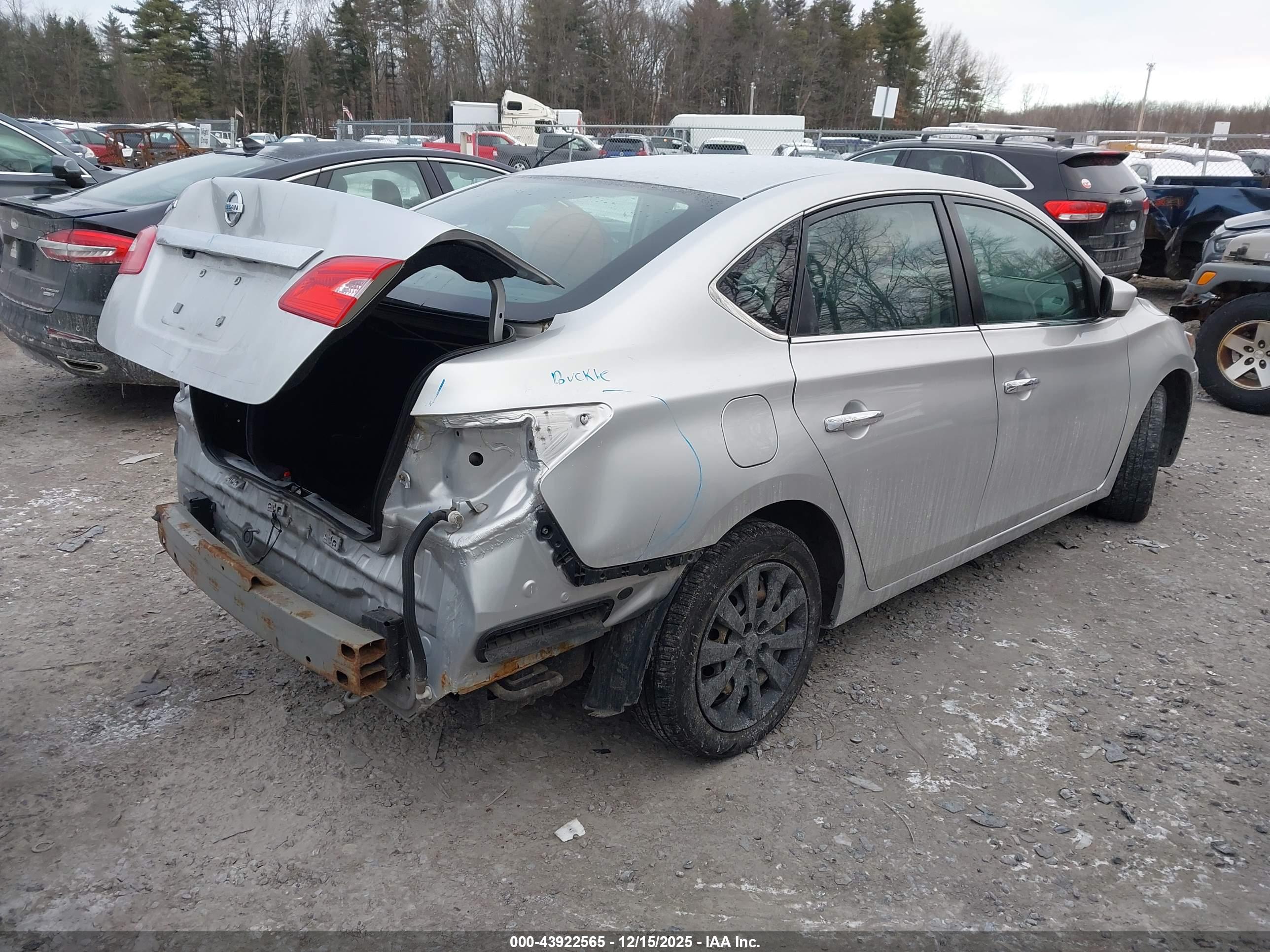 NISSAN SENTRA image 4