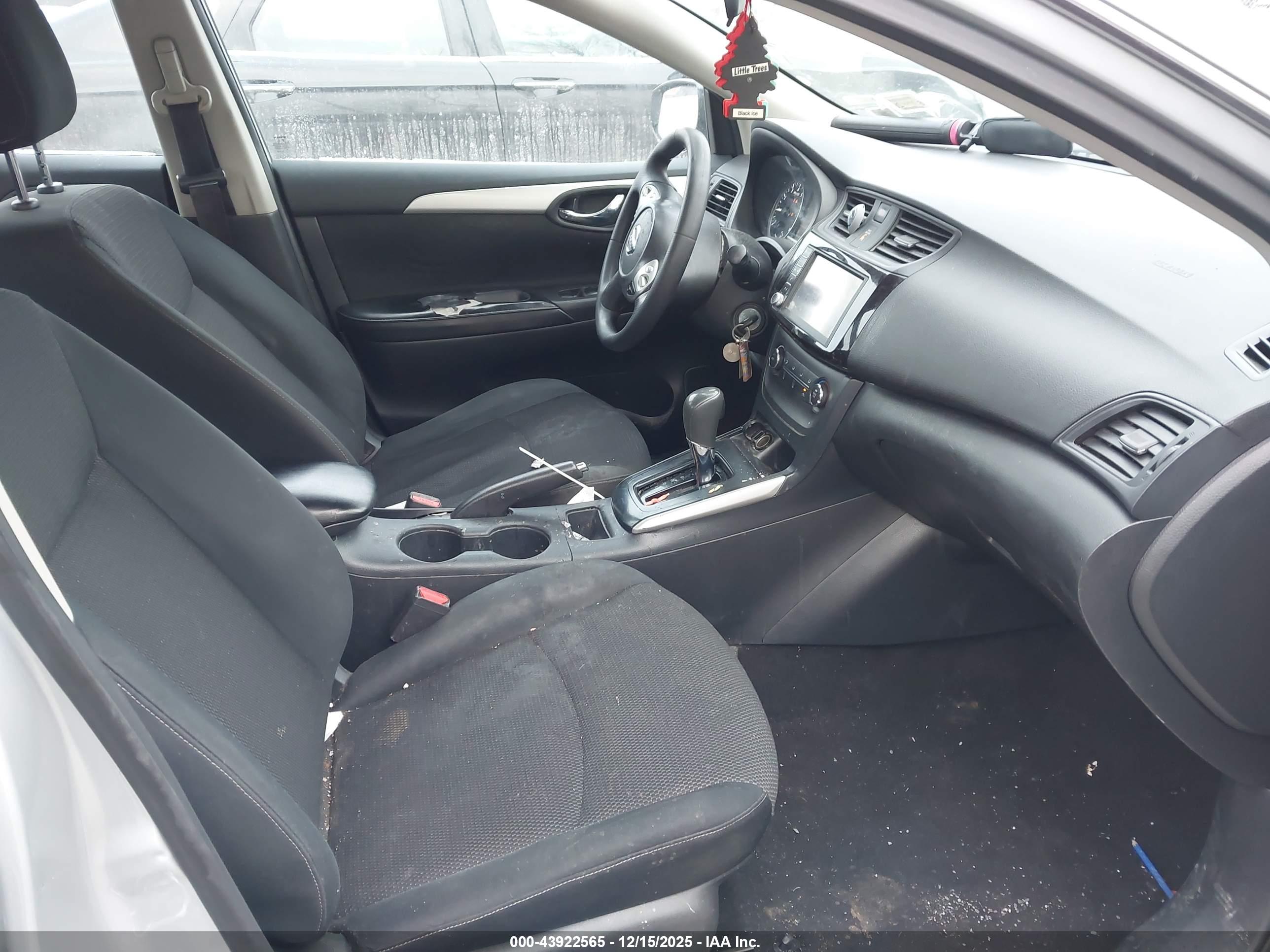 NISSAN SENTRA image 5