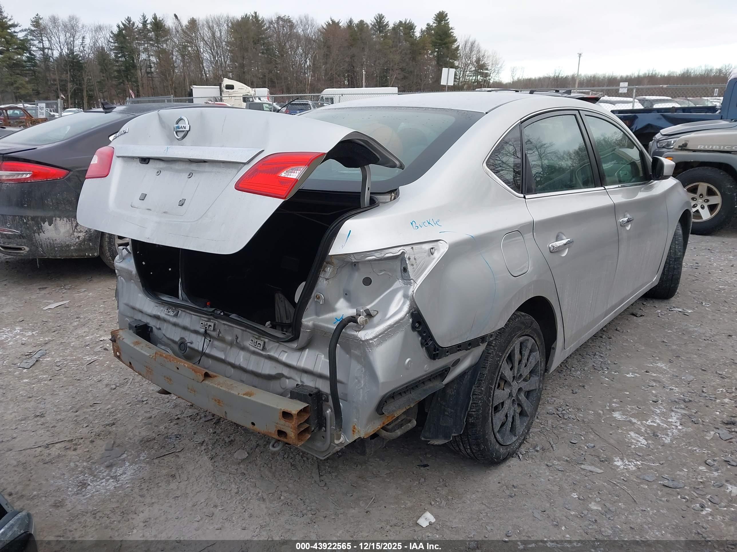 NISSAN SENTRA image 6