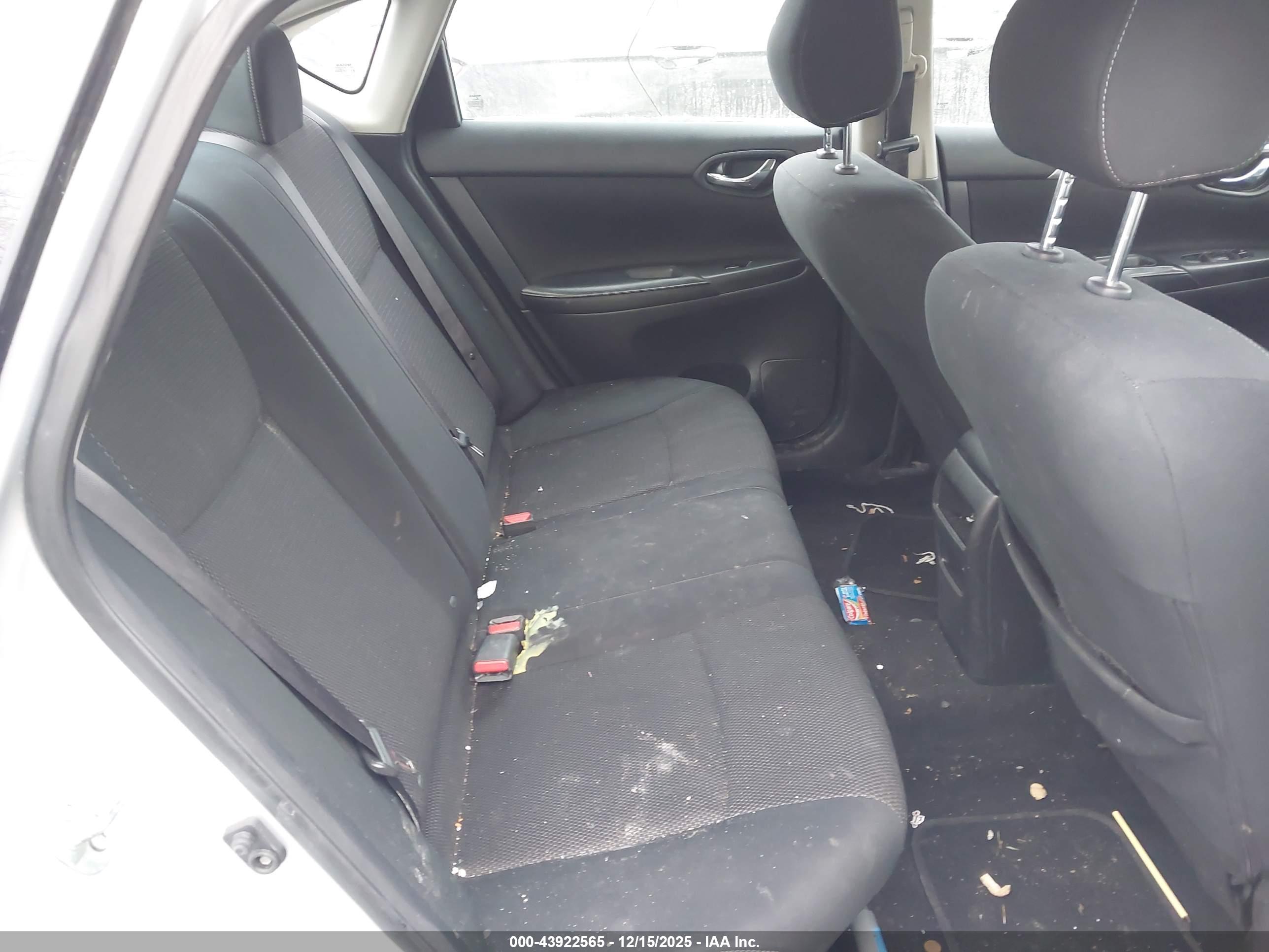 NISSAN SENTRA image 8