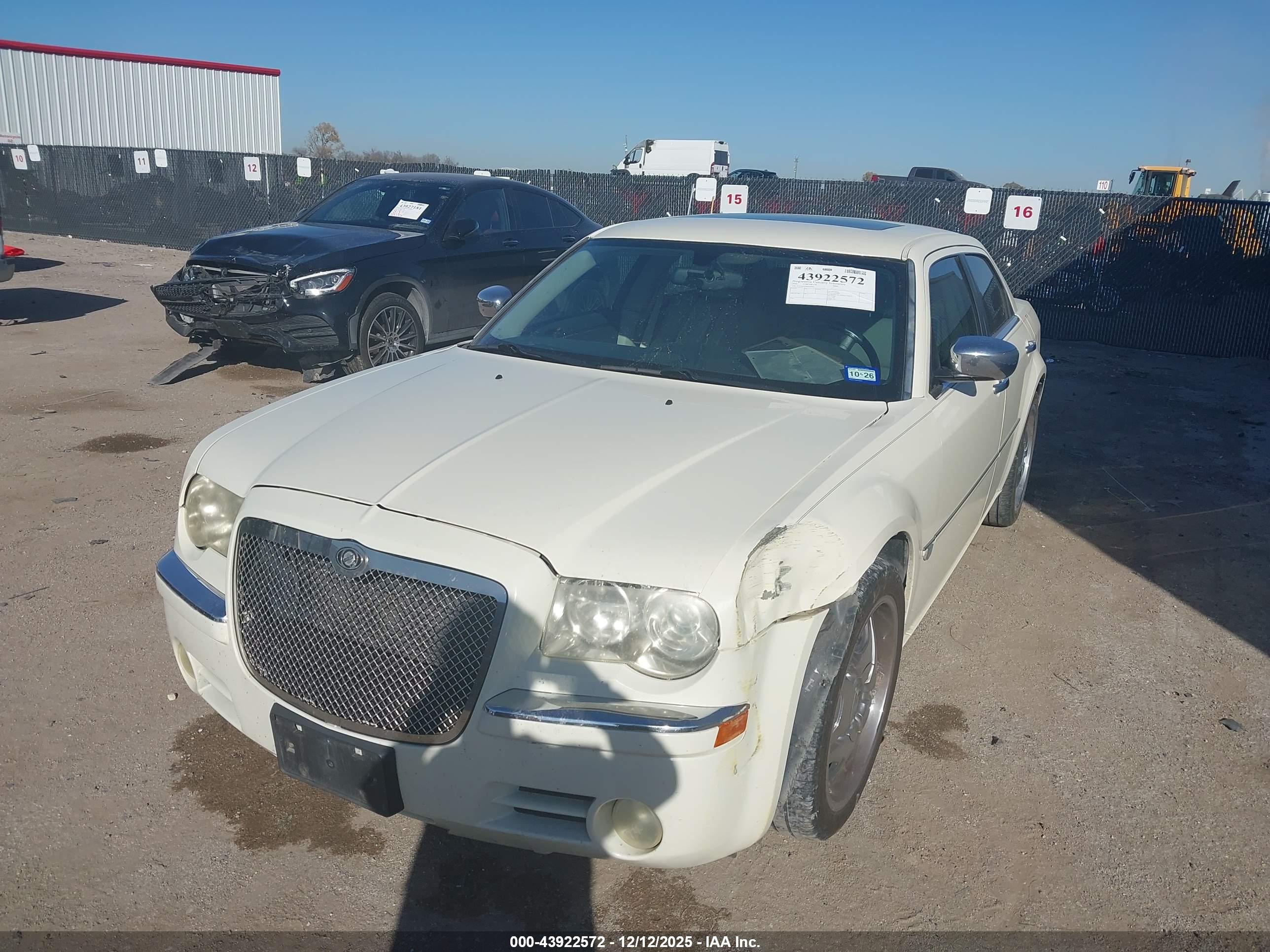 CHRYSLER 300C image 2
