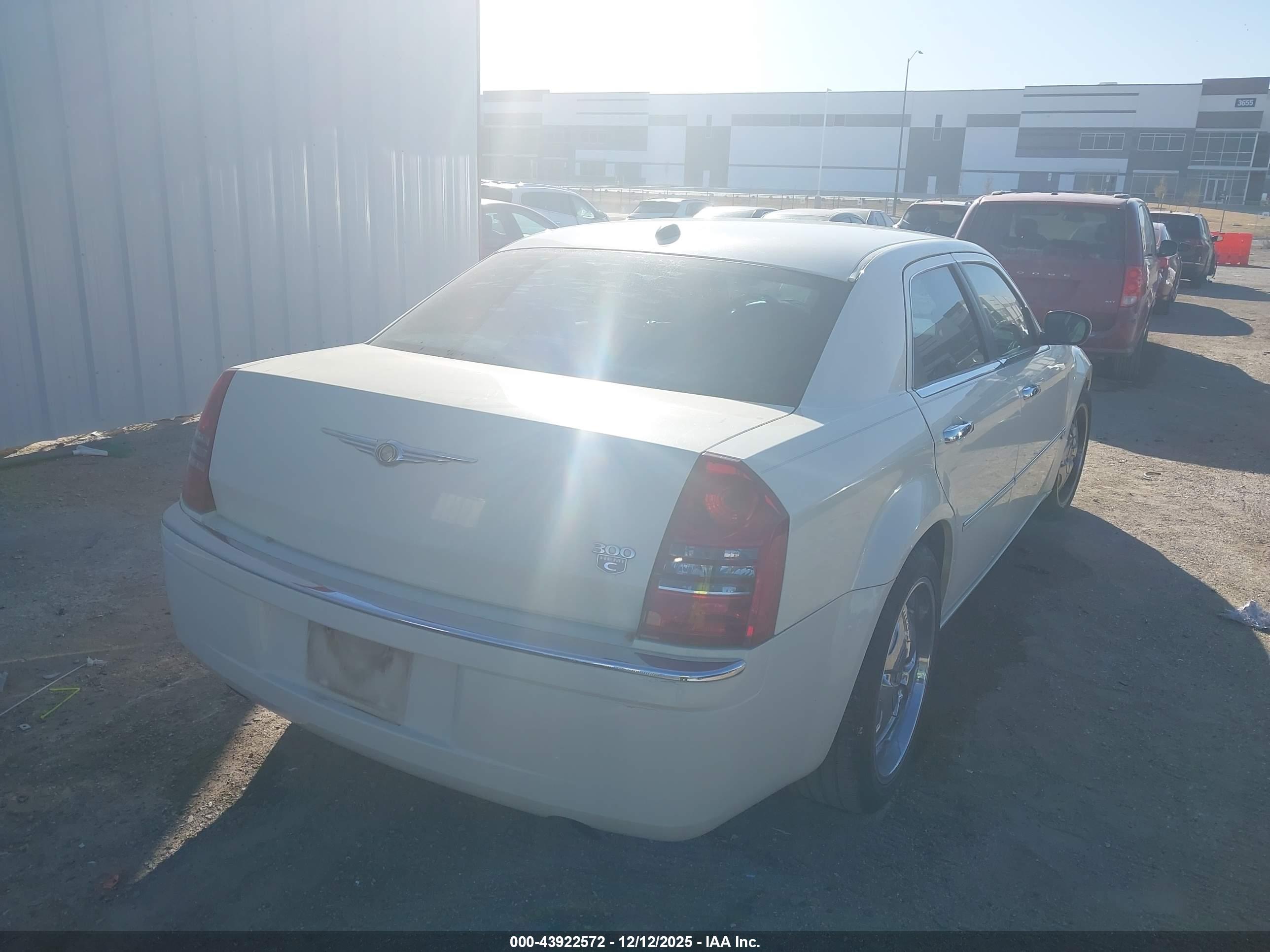 CHRYSLER 300C image 4