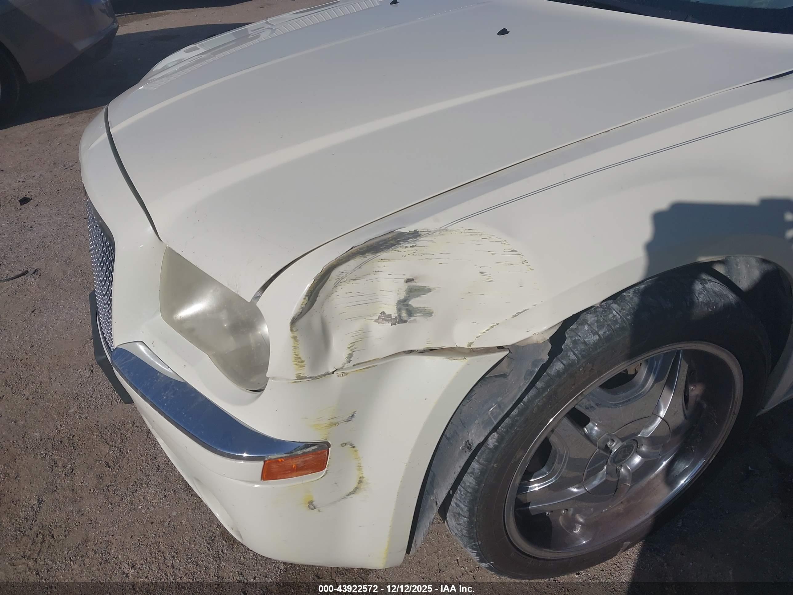 CHRYSLER 300C image 6