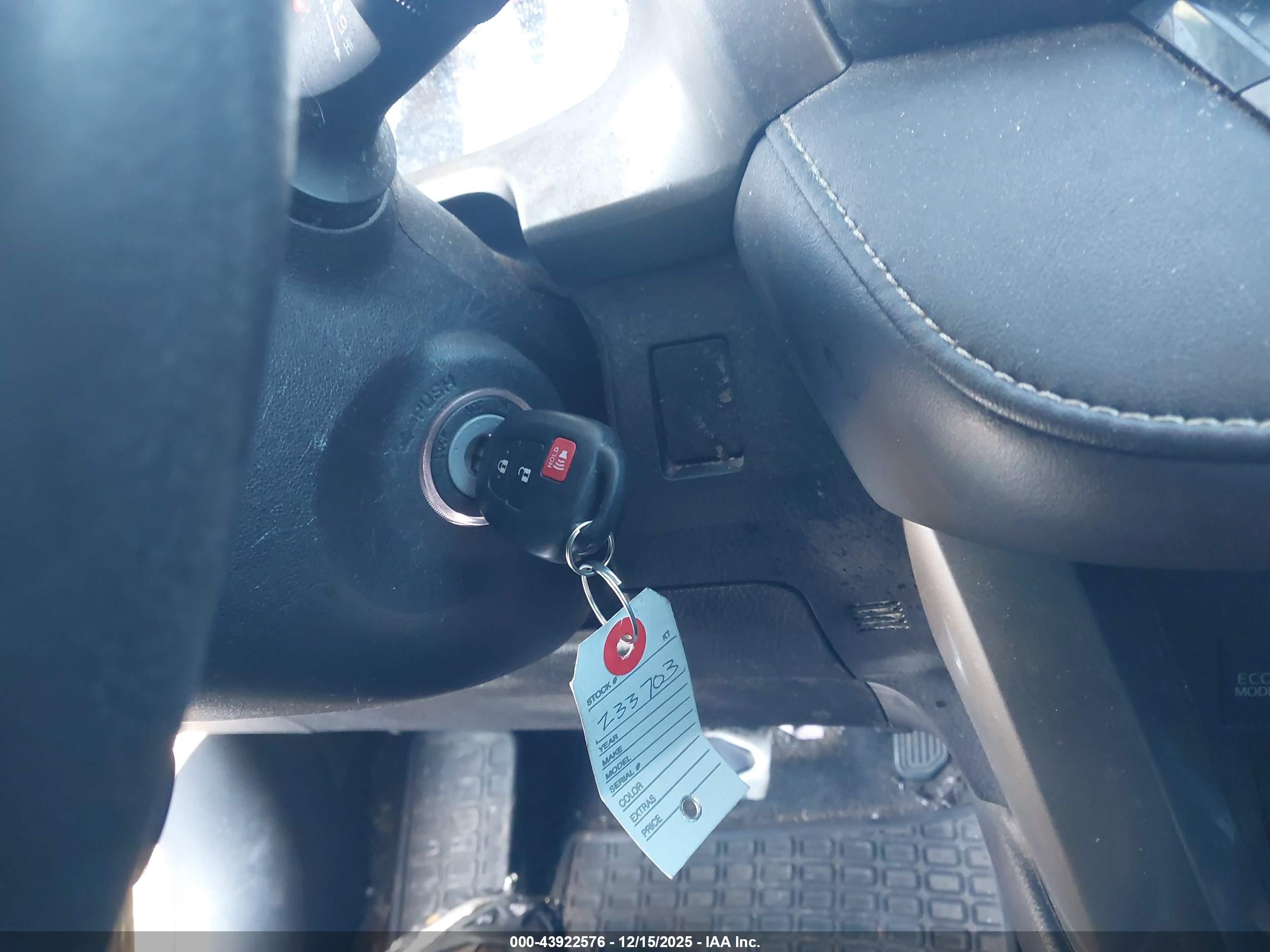 TOYOTA RAV4 image 11