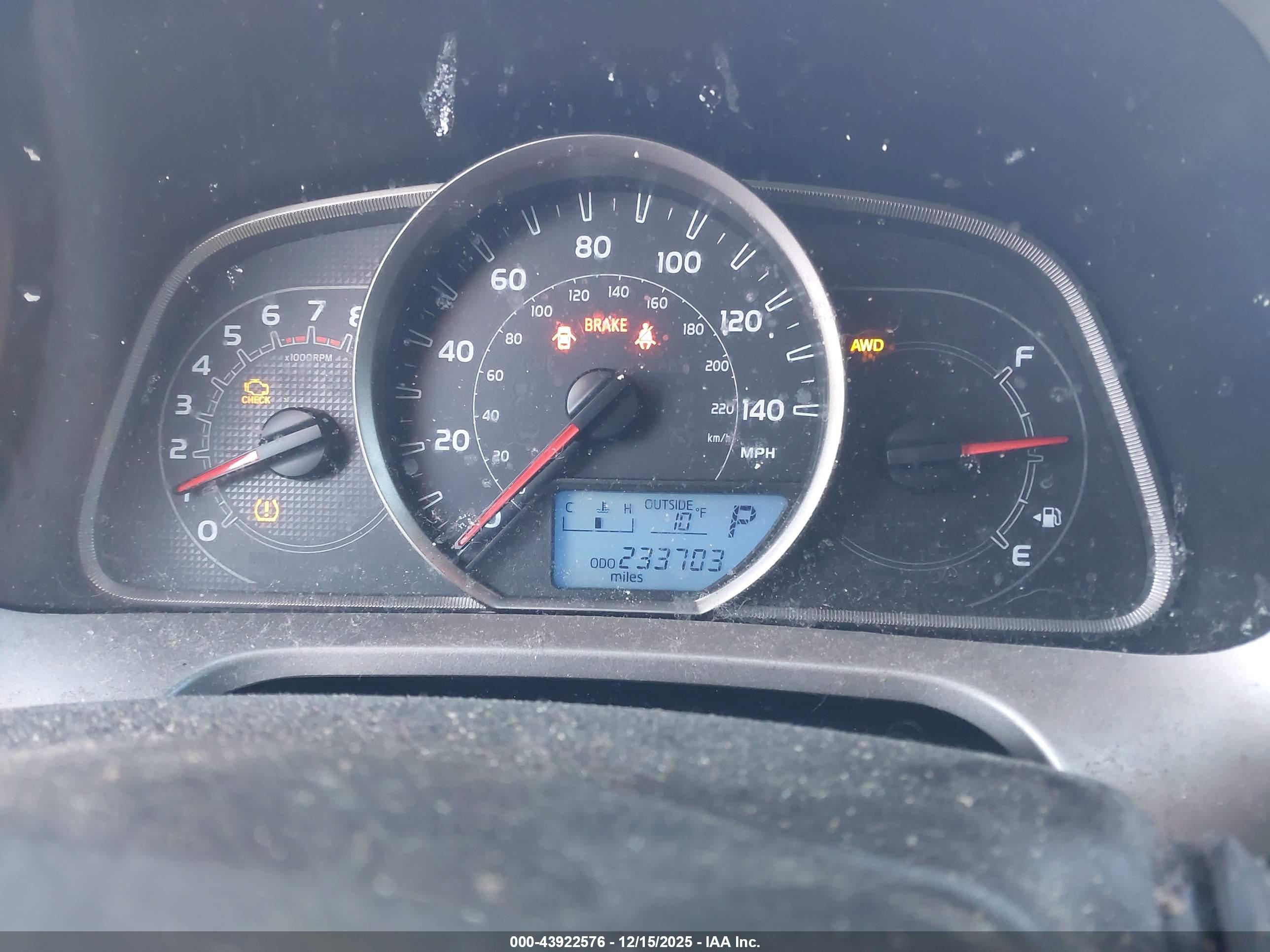 TOYOTA RAV4 image 7