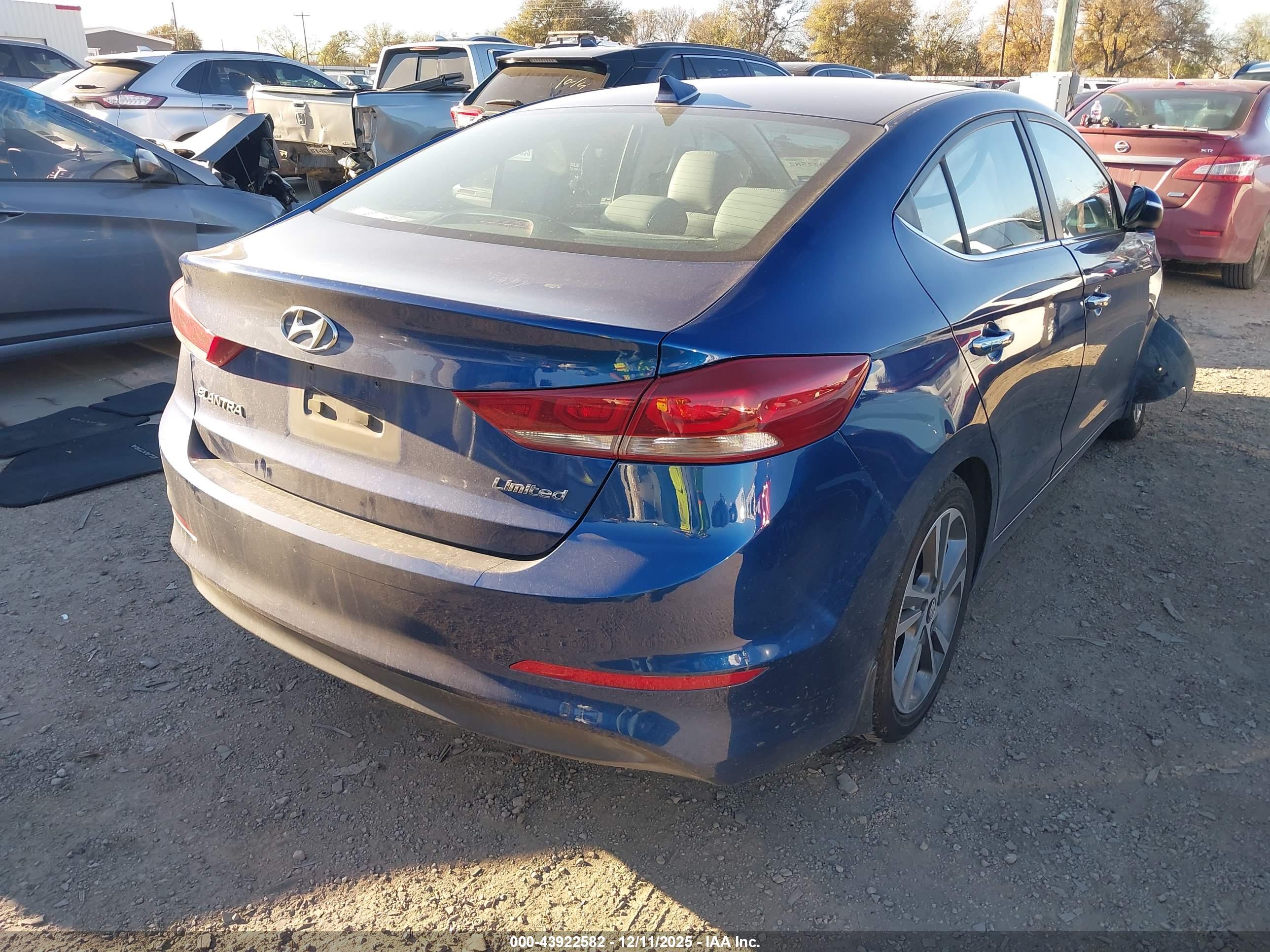 HYUNDAI ELANTRA image 4