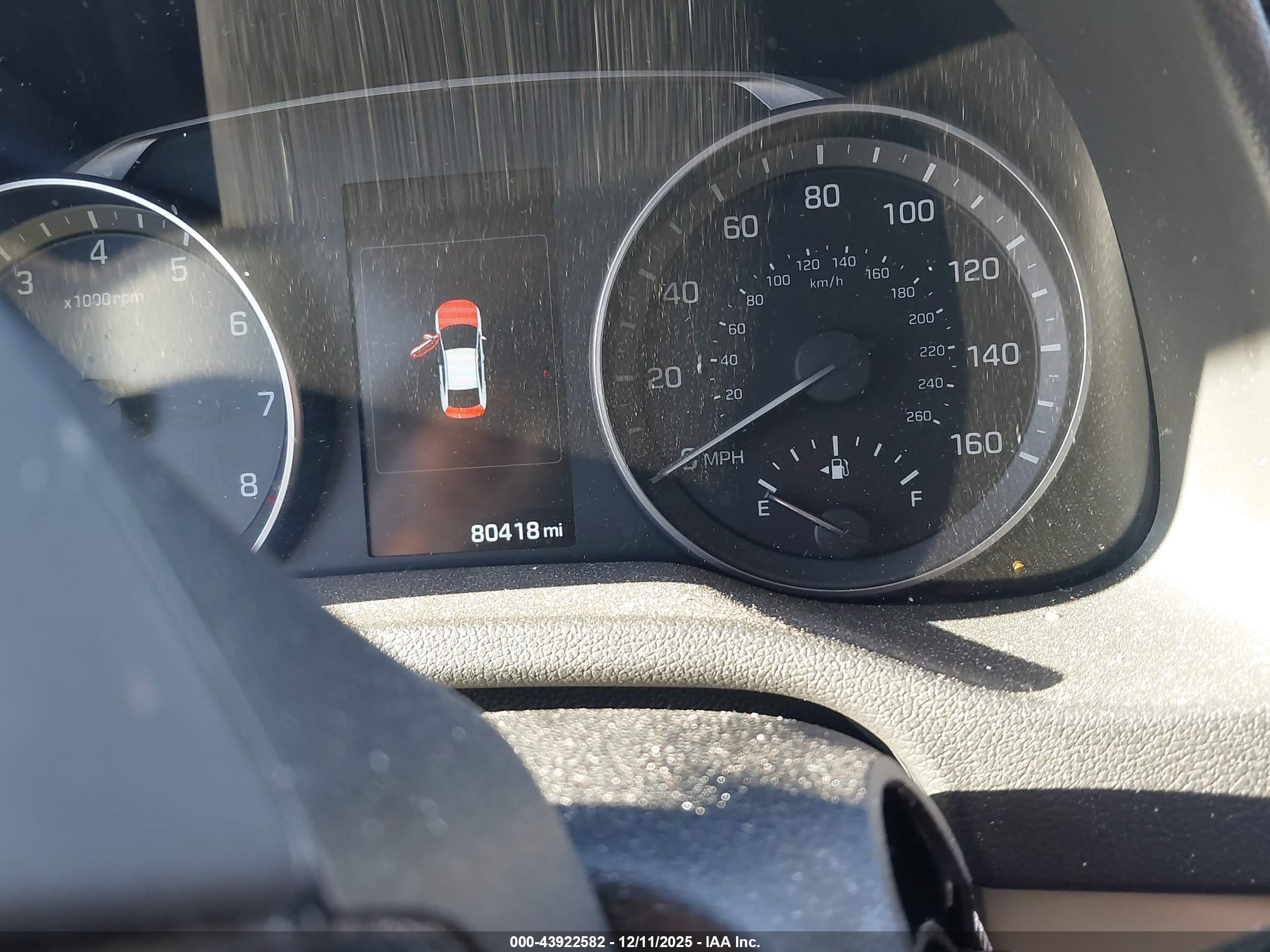 HYUNDAI ELANTRA image 7