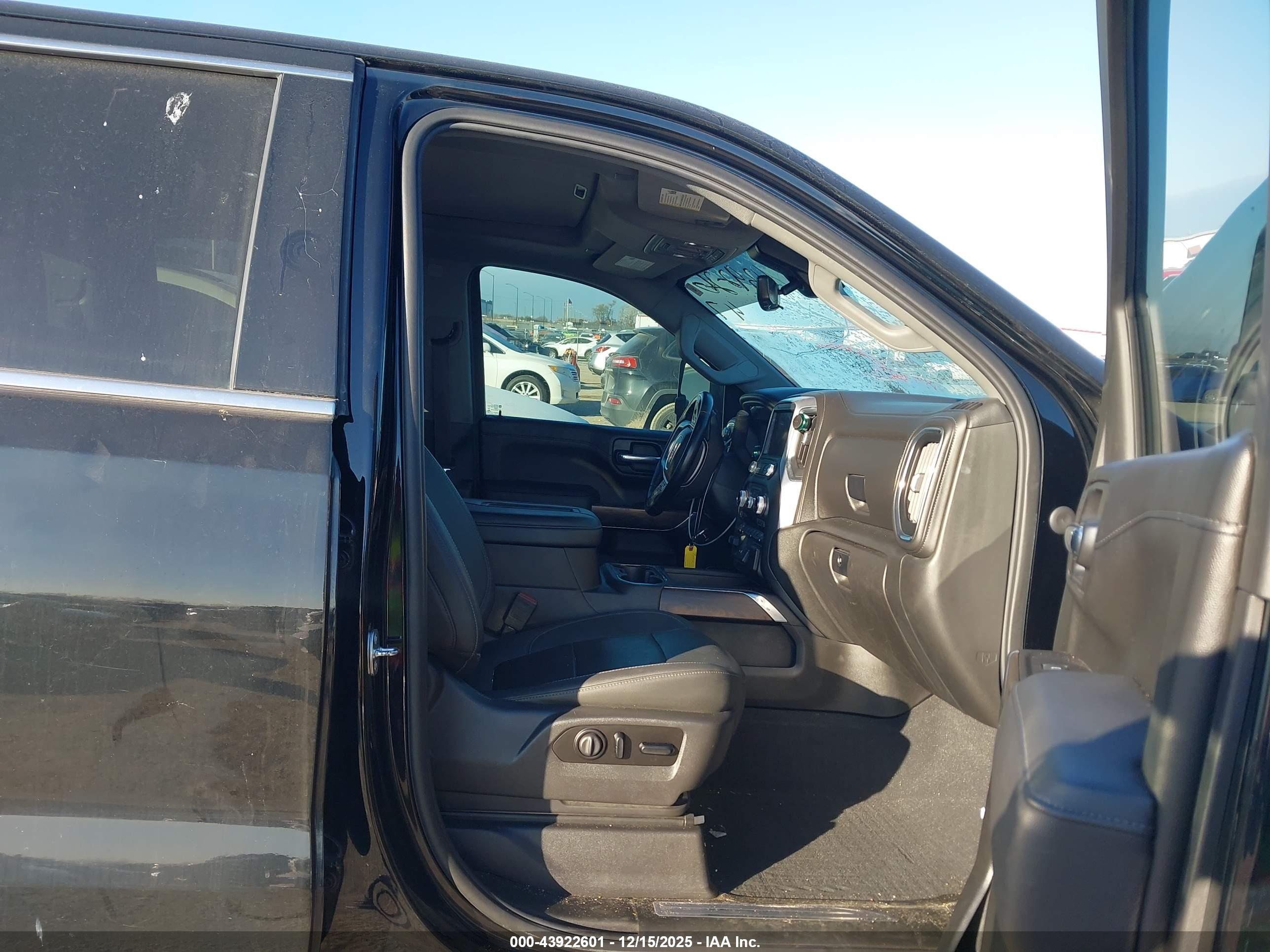 GMC SIERRA image 5