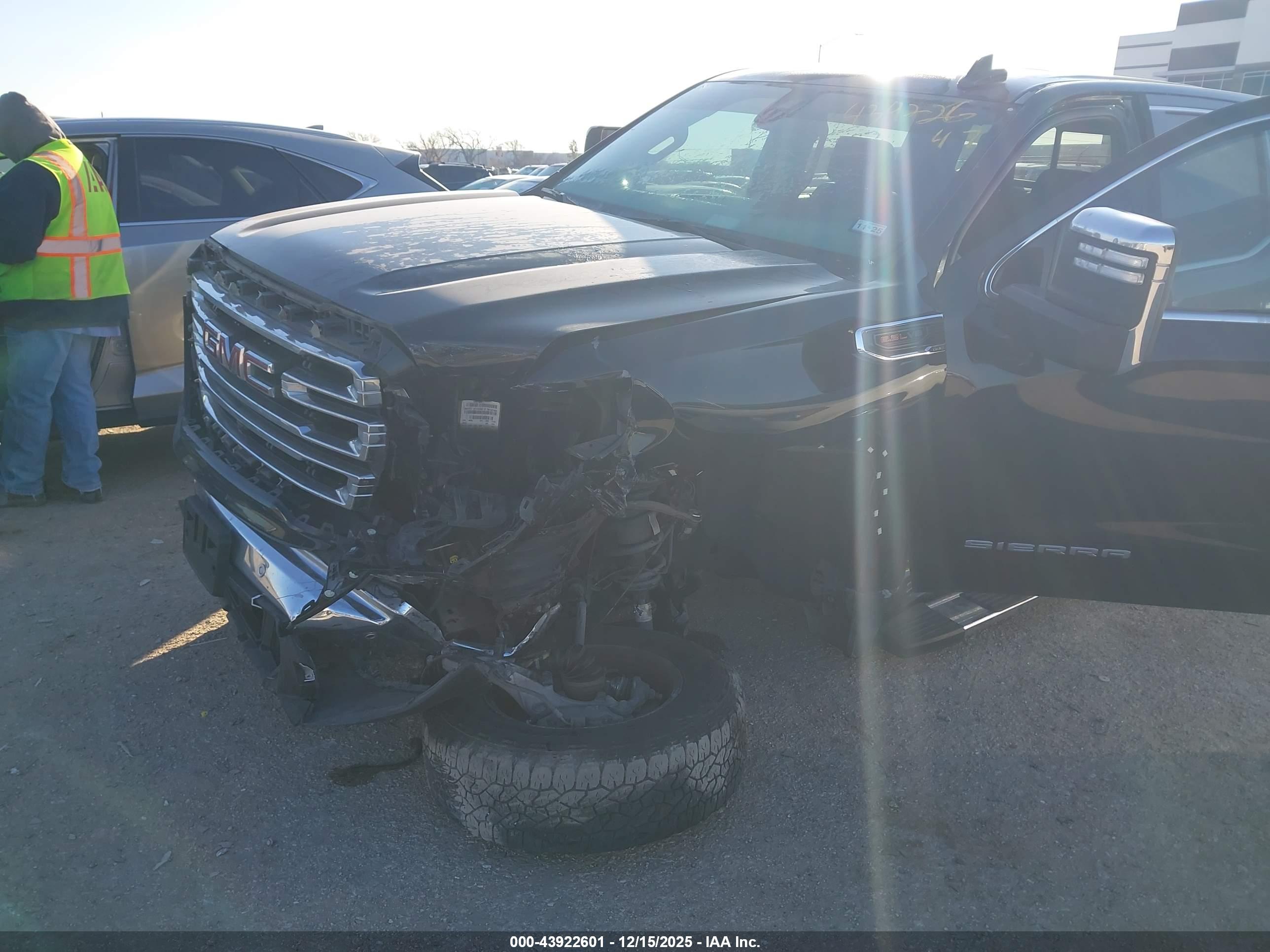 GMC SIERRA image 6