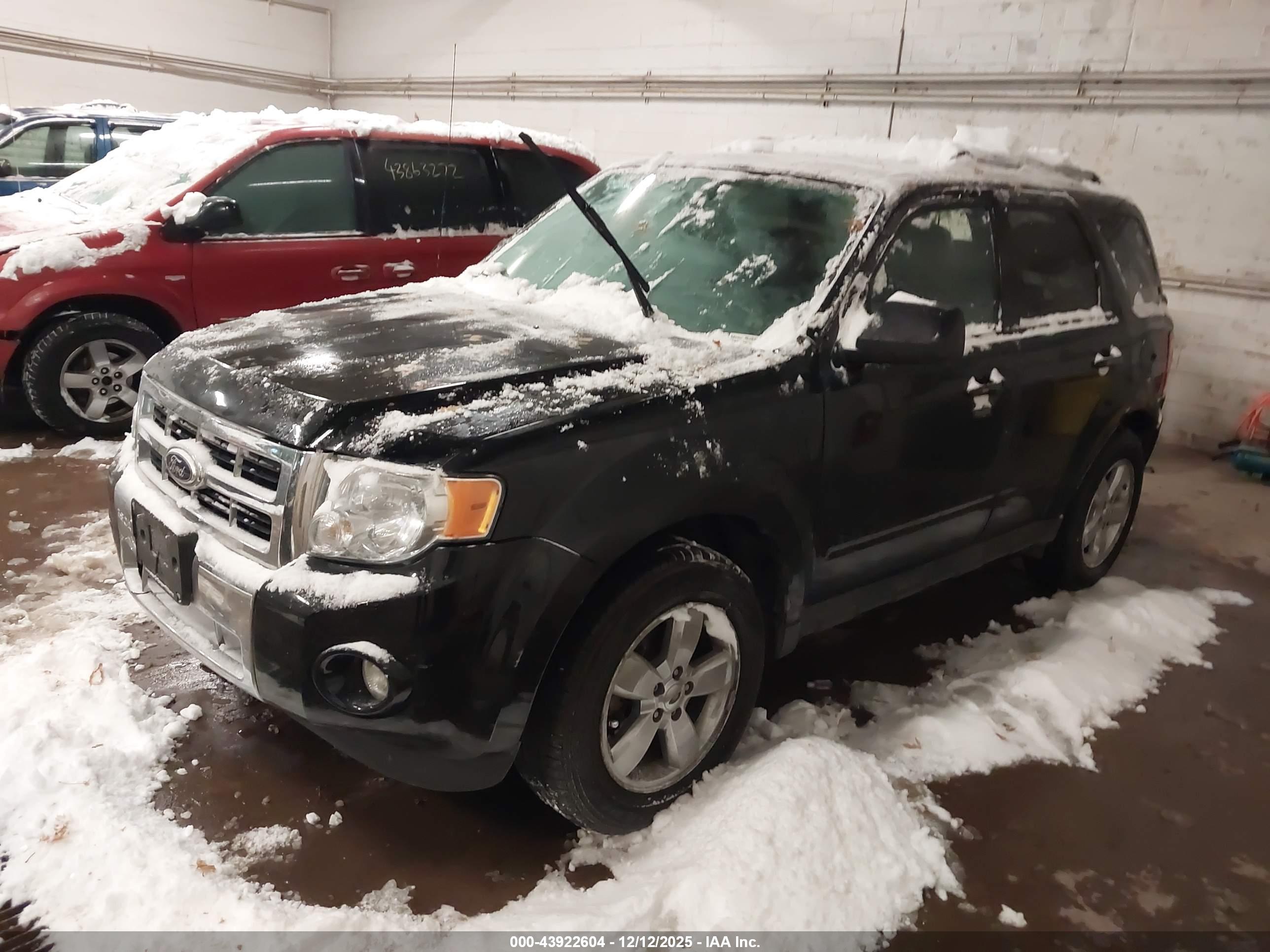 FORD ESCAPE image 2