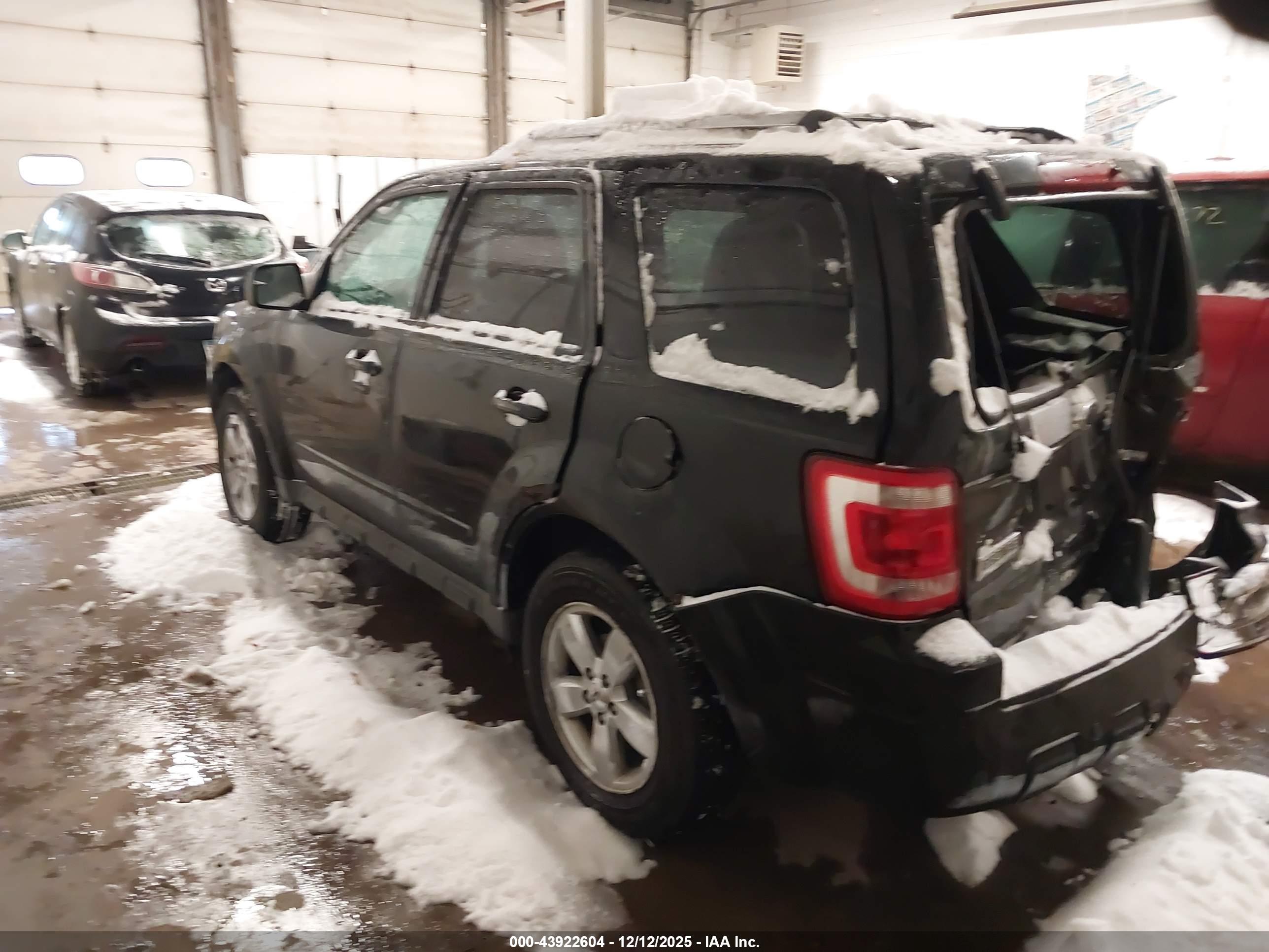 FORD ESCAPE image 3