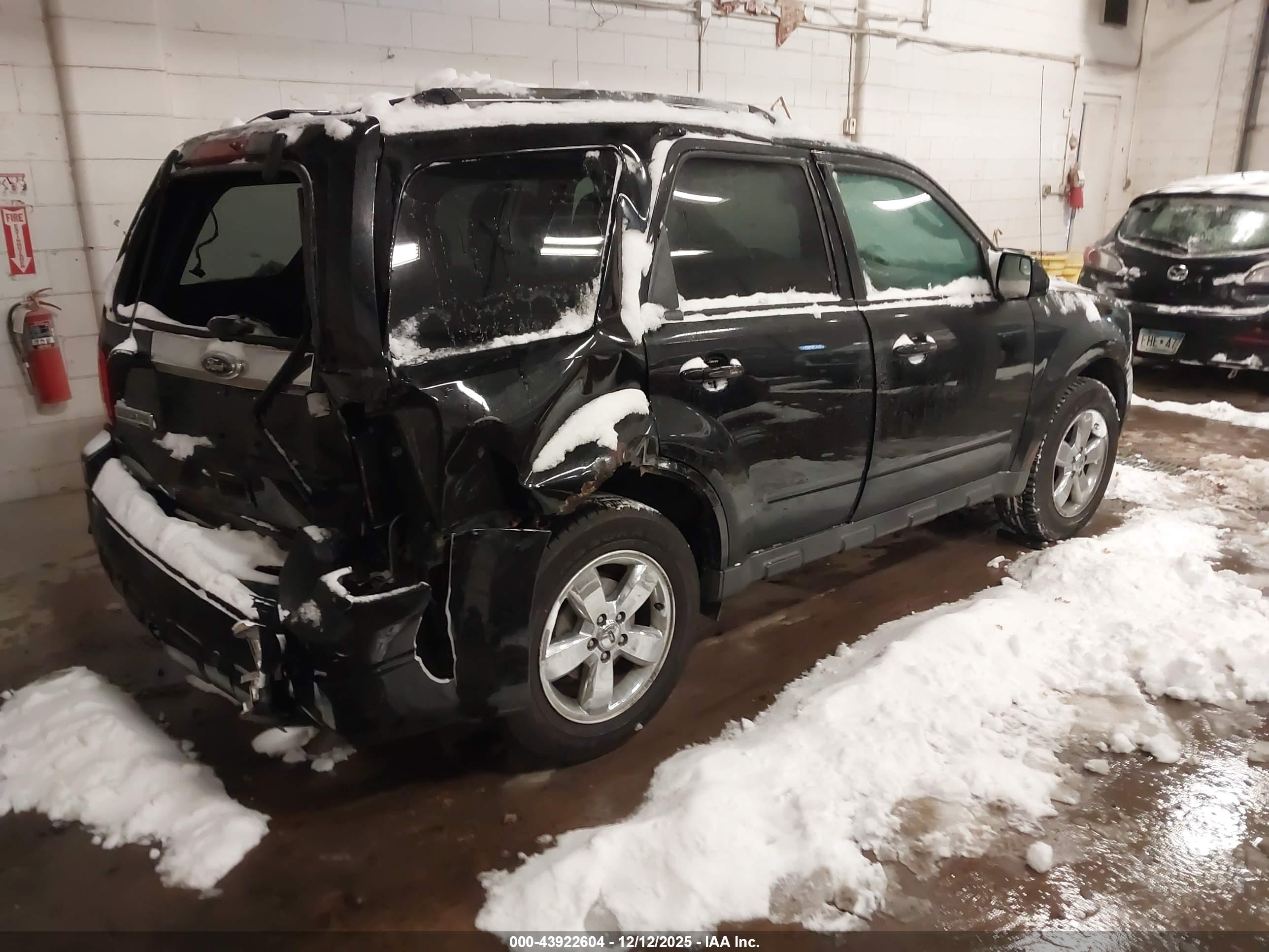 FORD ESCAPE image 4