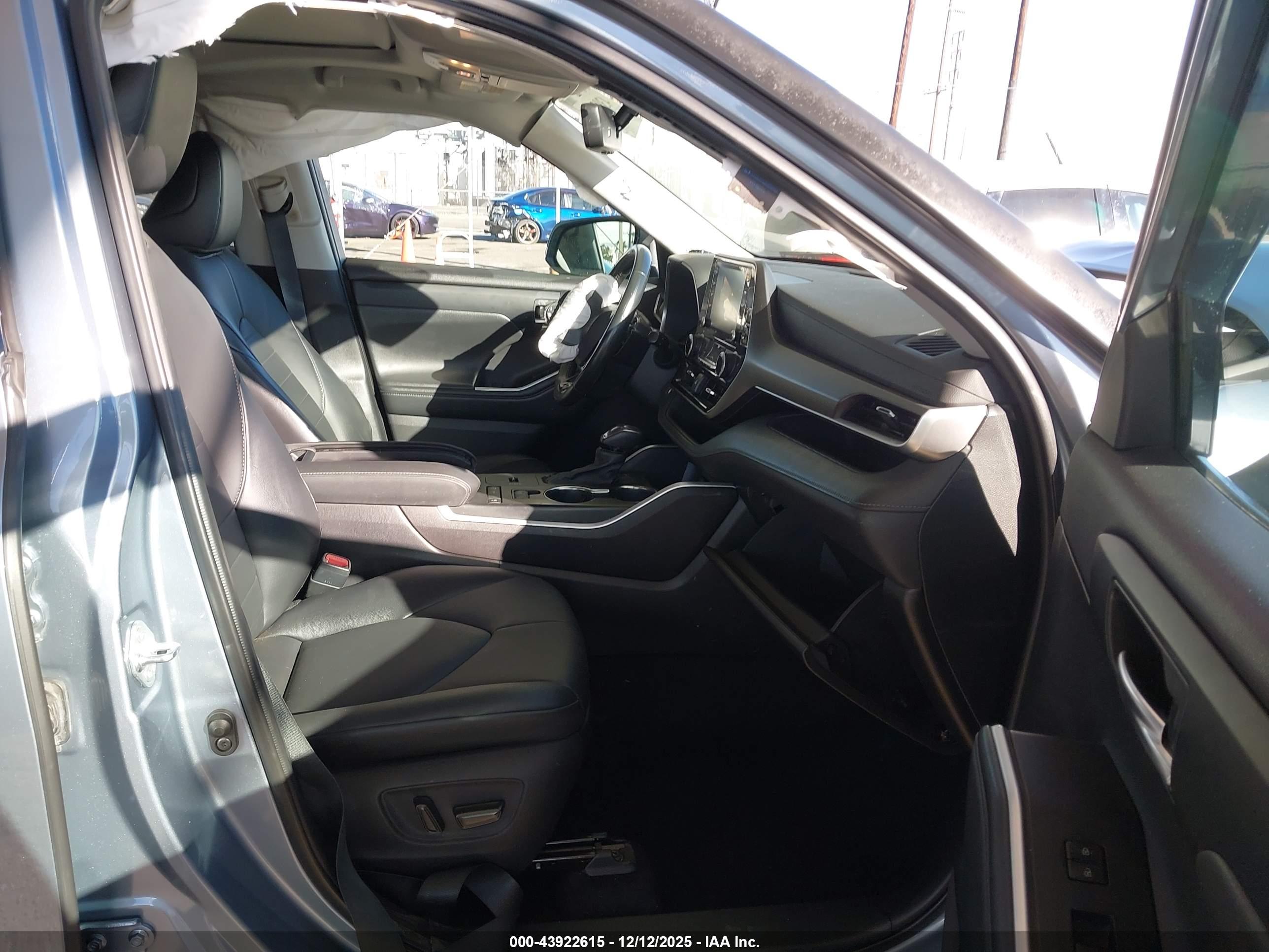 TOYOTA HIGHLANDER image 5