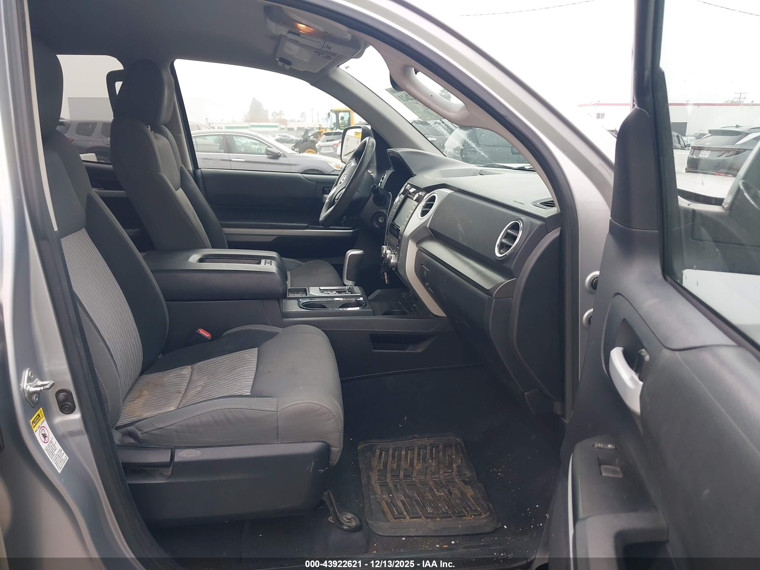 TOYOTA TUNDRA image 5
