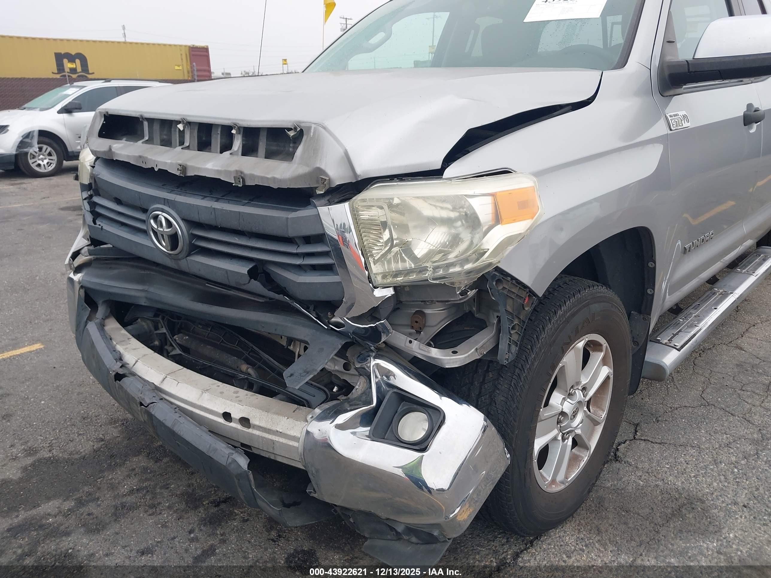 TOYOTA TUNDRA image 6