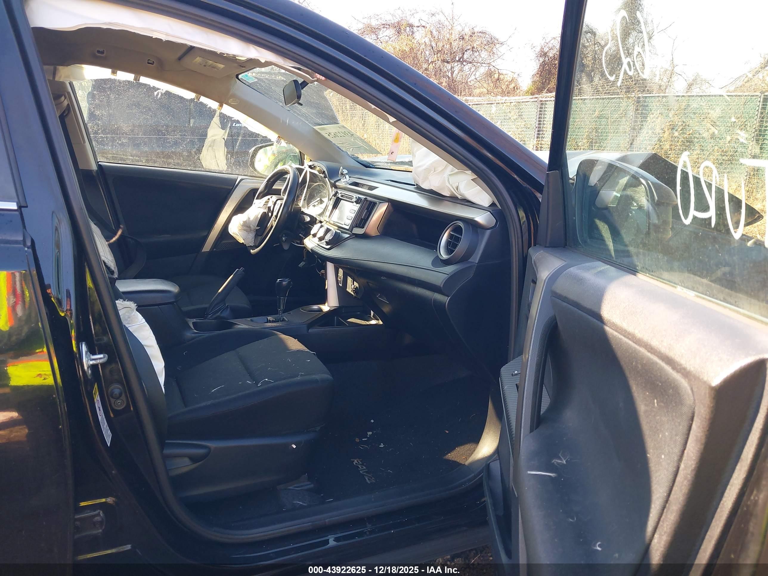 TOYOTA RAV4 image 5