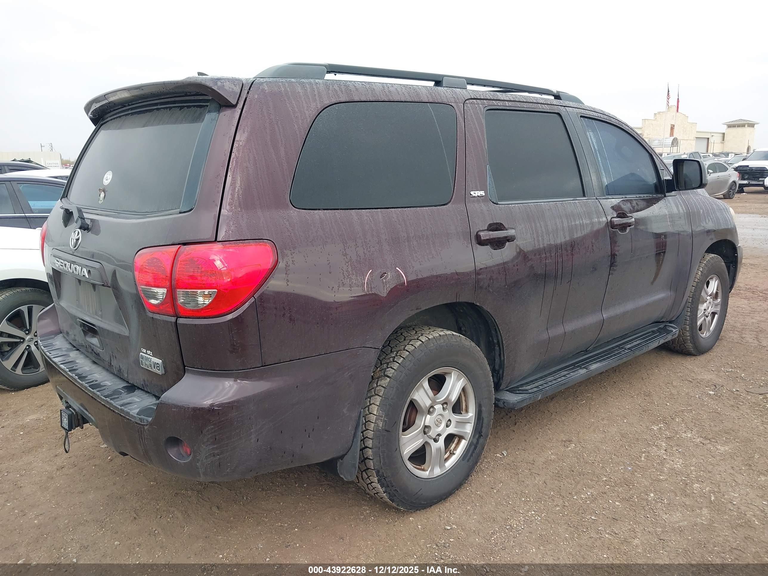 TOYOTA SEQUOIA image 4