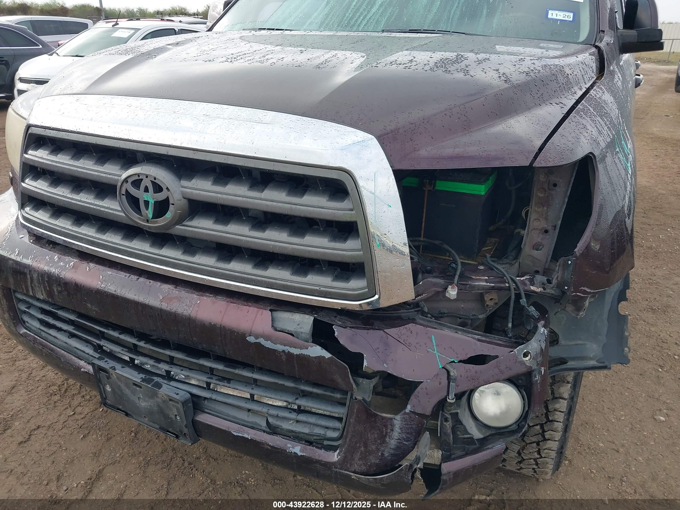 TOYOTA SEQUOIA image 6