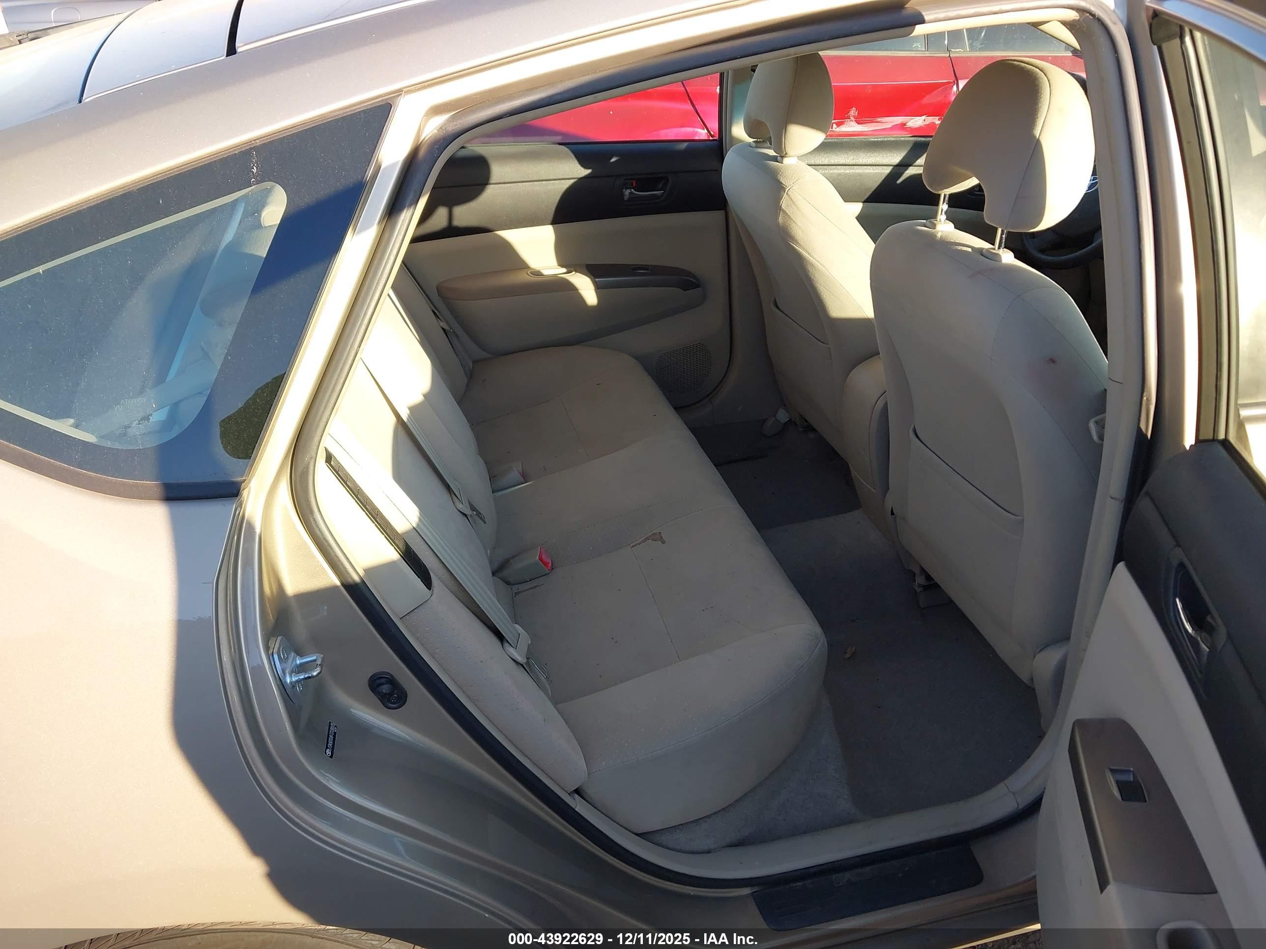 TOYOTA PRIUS image 8