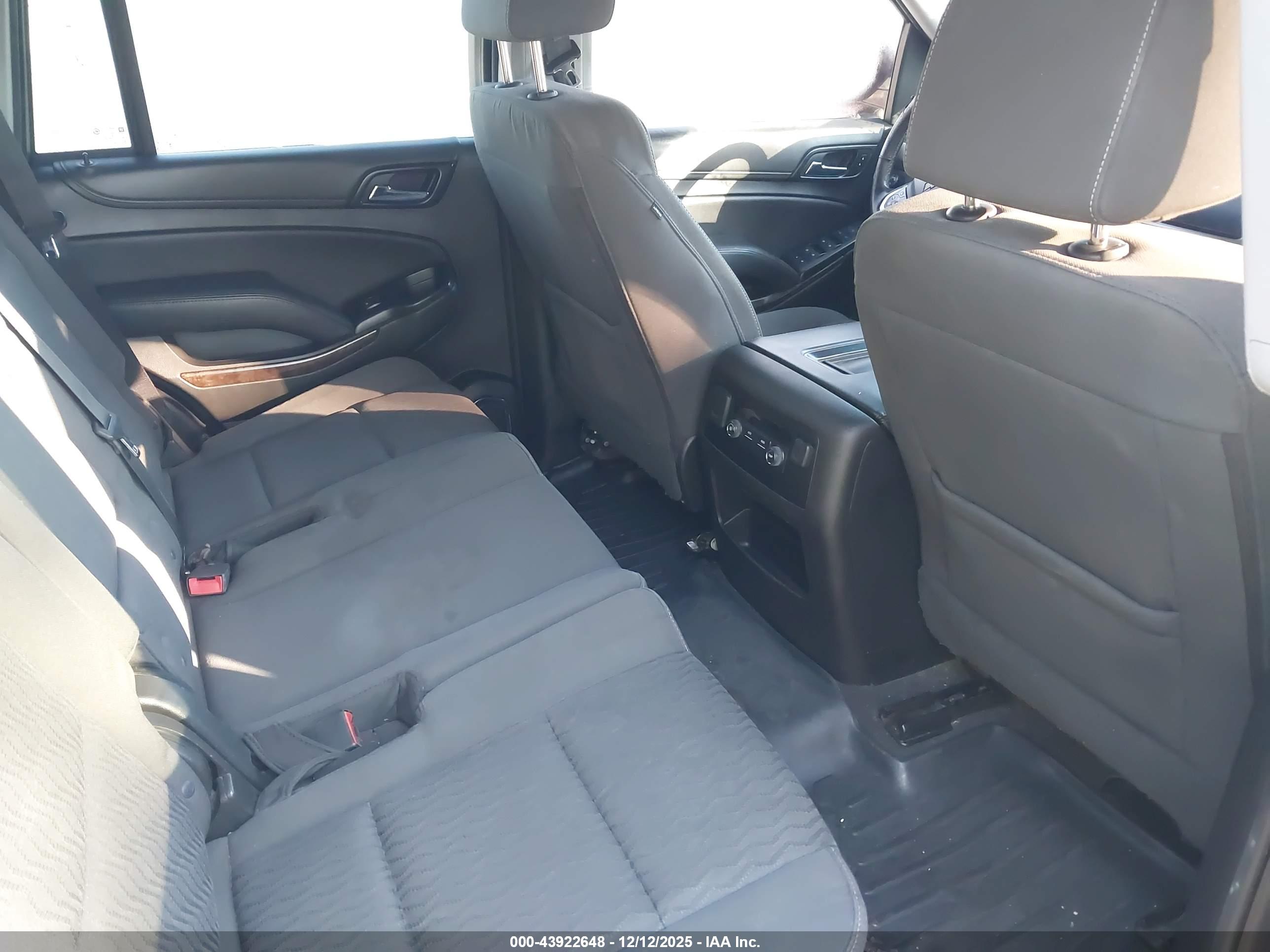 CHEVROLET TAHOE image 8