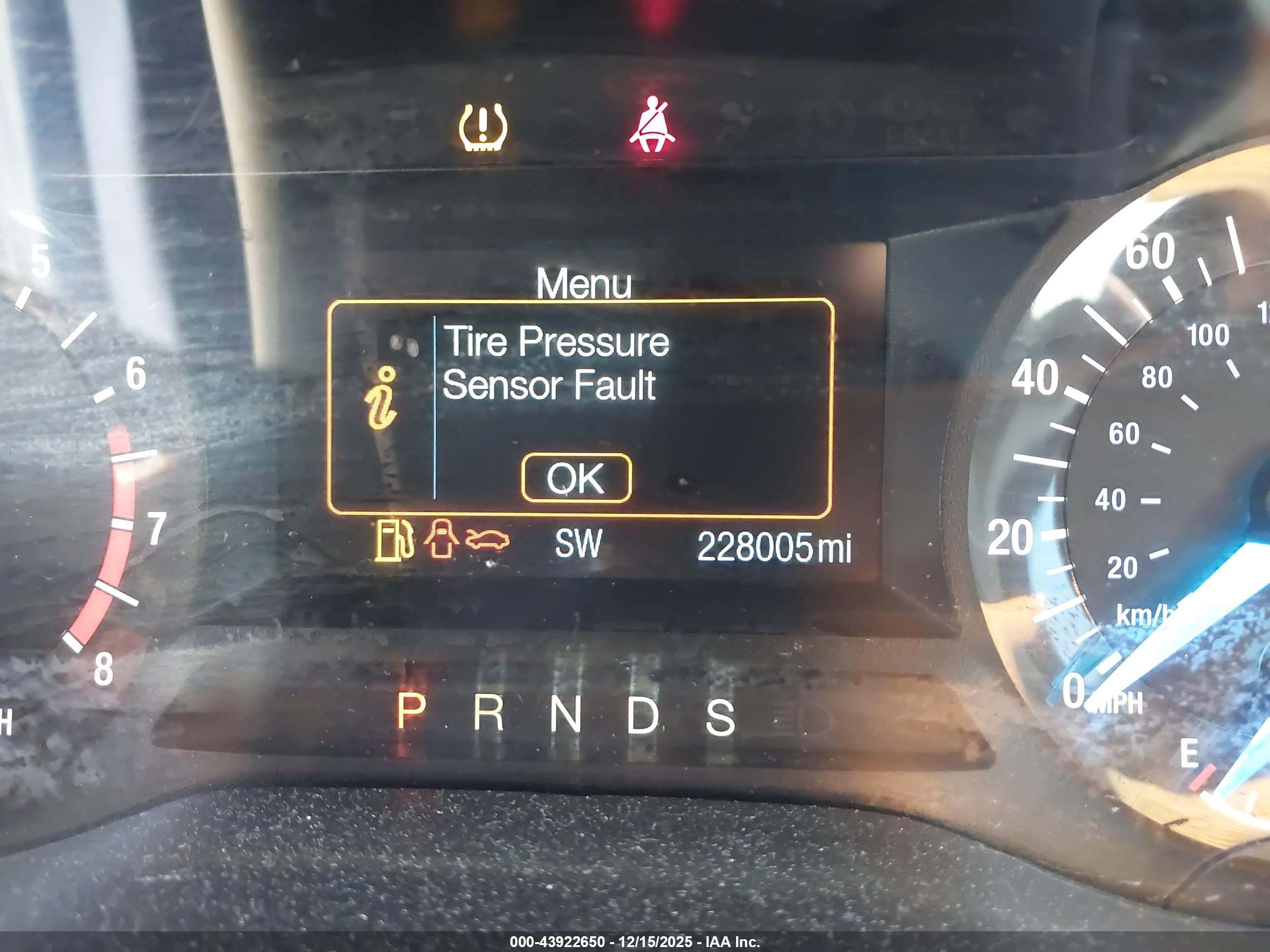 FORD FUSION image 7