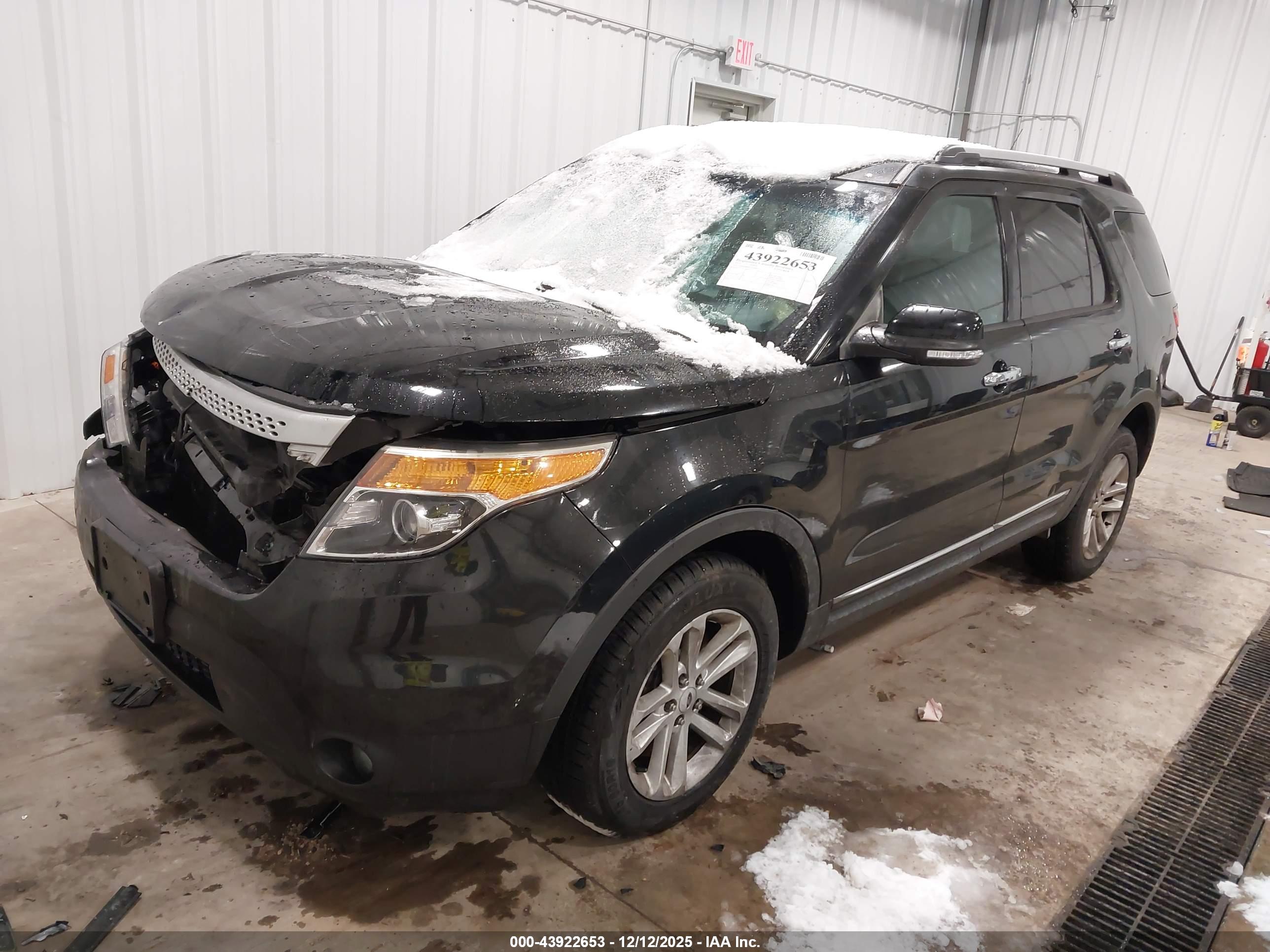 FORD EXPLORER image 2