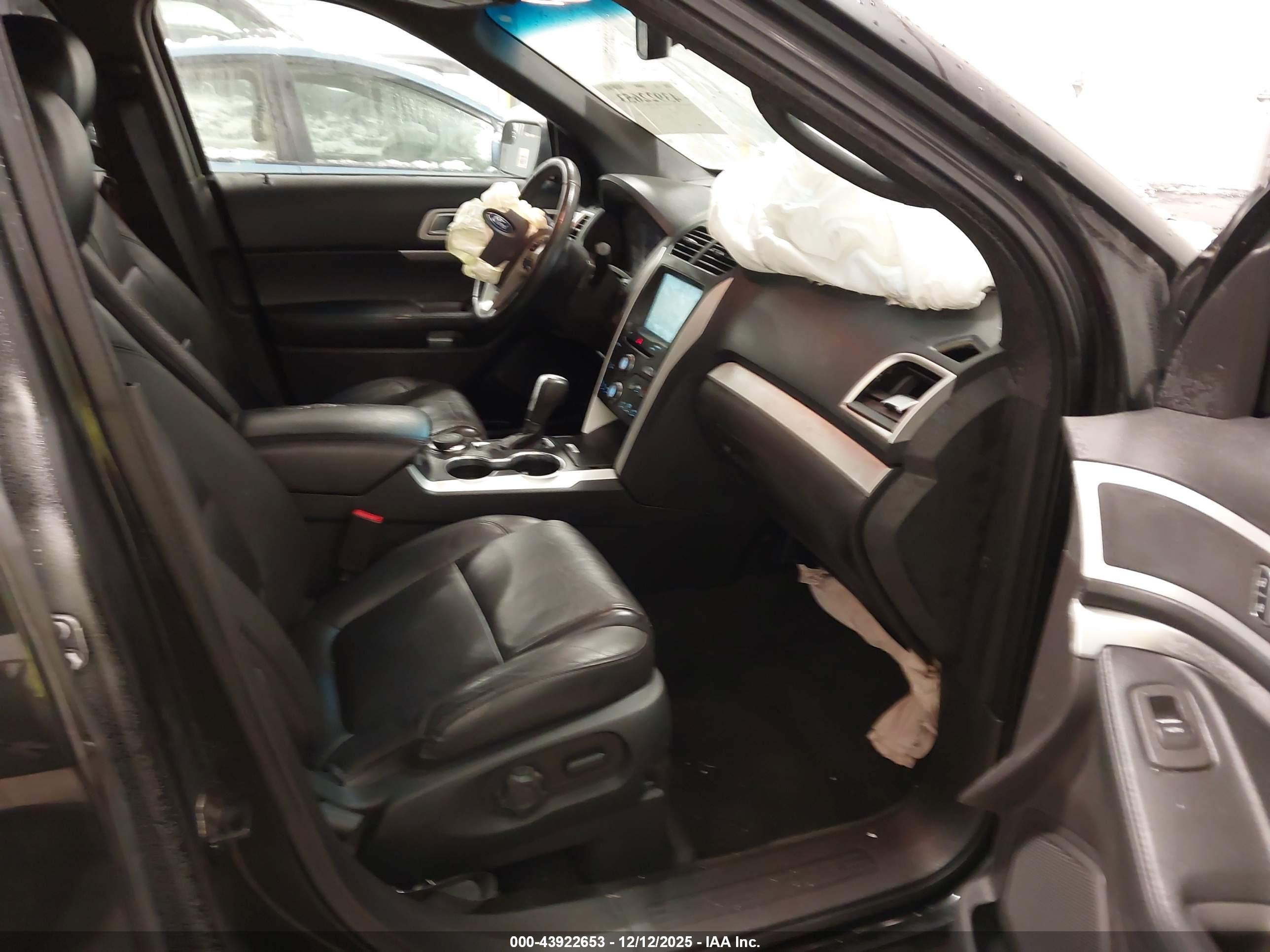 FORD EXPLORER image 5